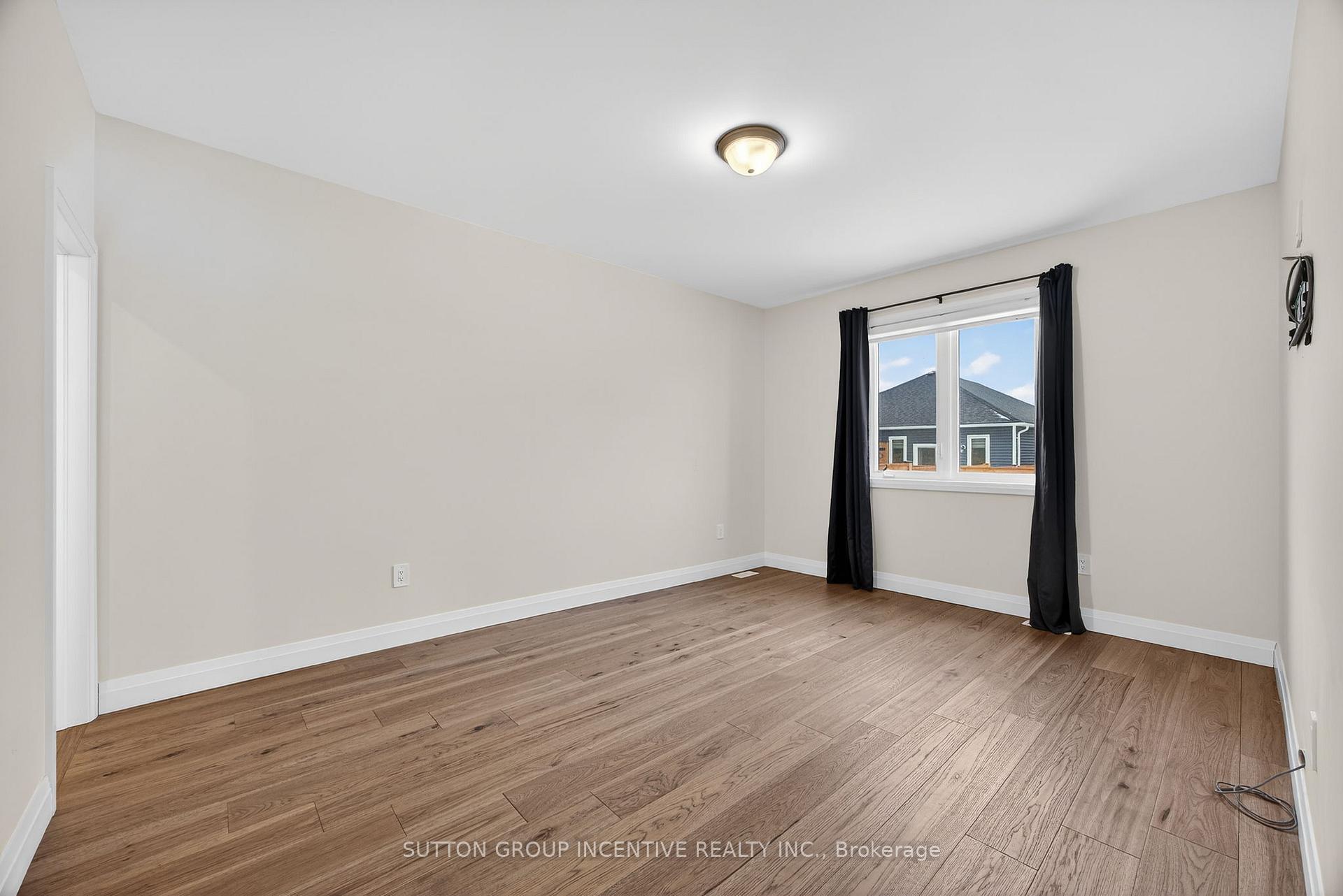 Photo 15 of 123 Ritchie Crescent, Springwater, Elmvale — HOMEH