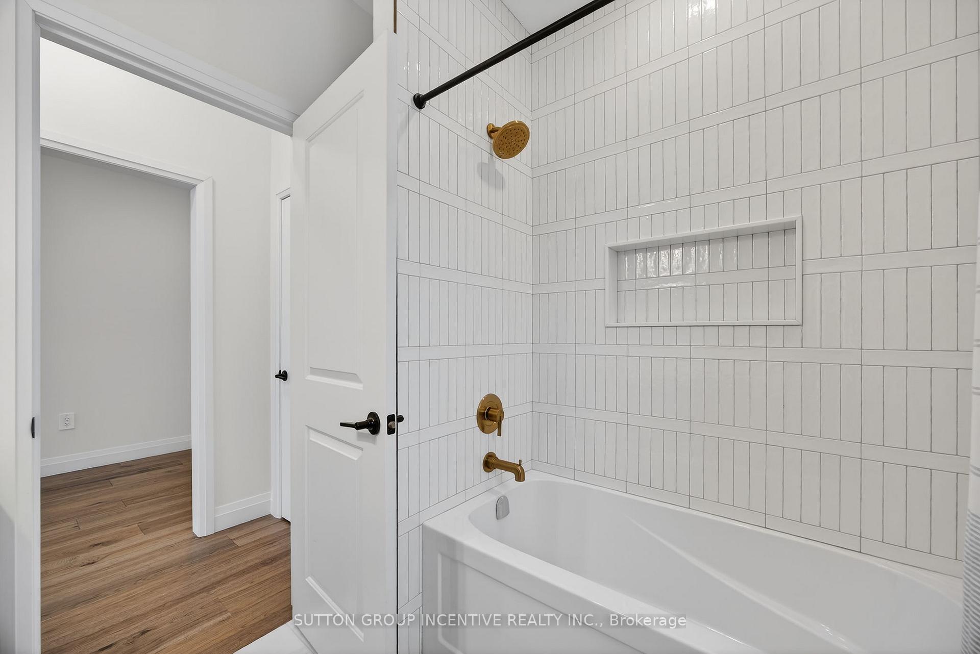 Photo 17 of 123 Ritchie Crescent, Springwater, Elmvale — HOMEH