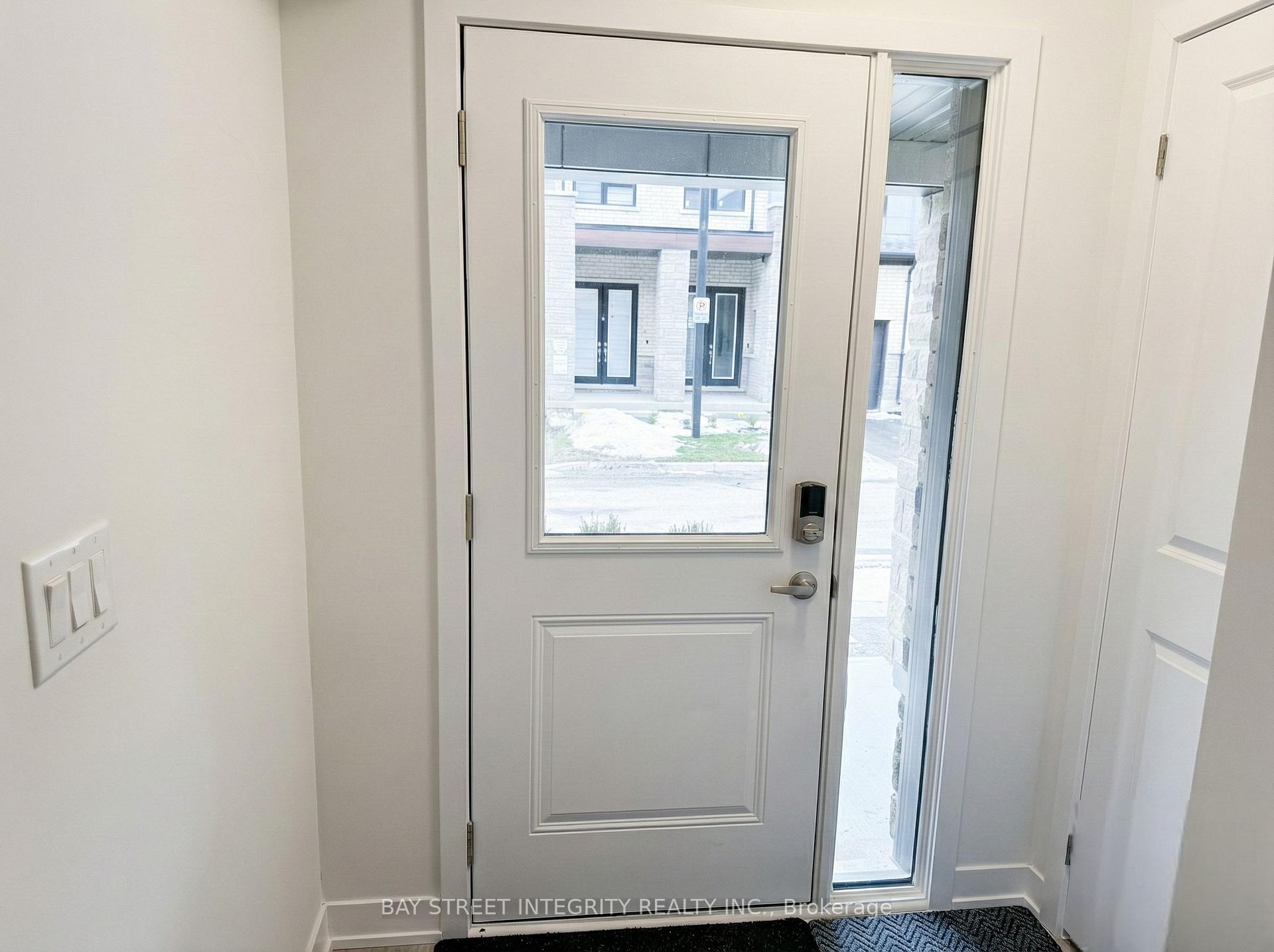 Photo 5 of 27 John Canning Way, Markham, Unionville — HOMEH