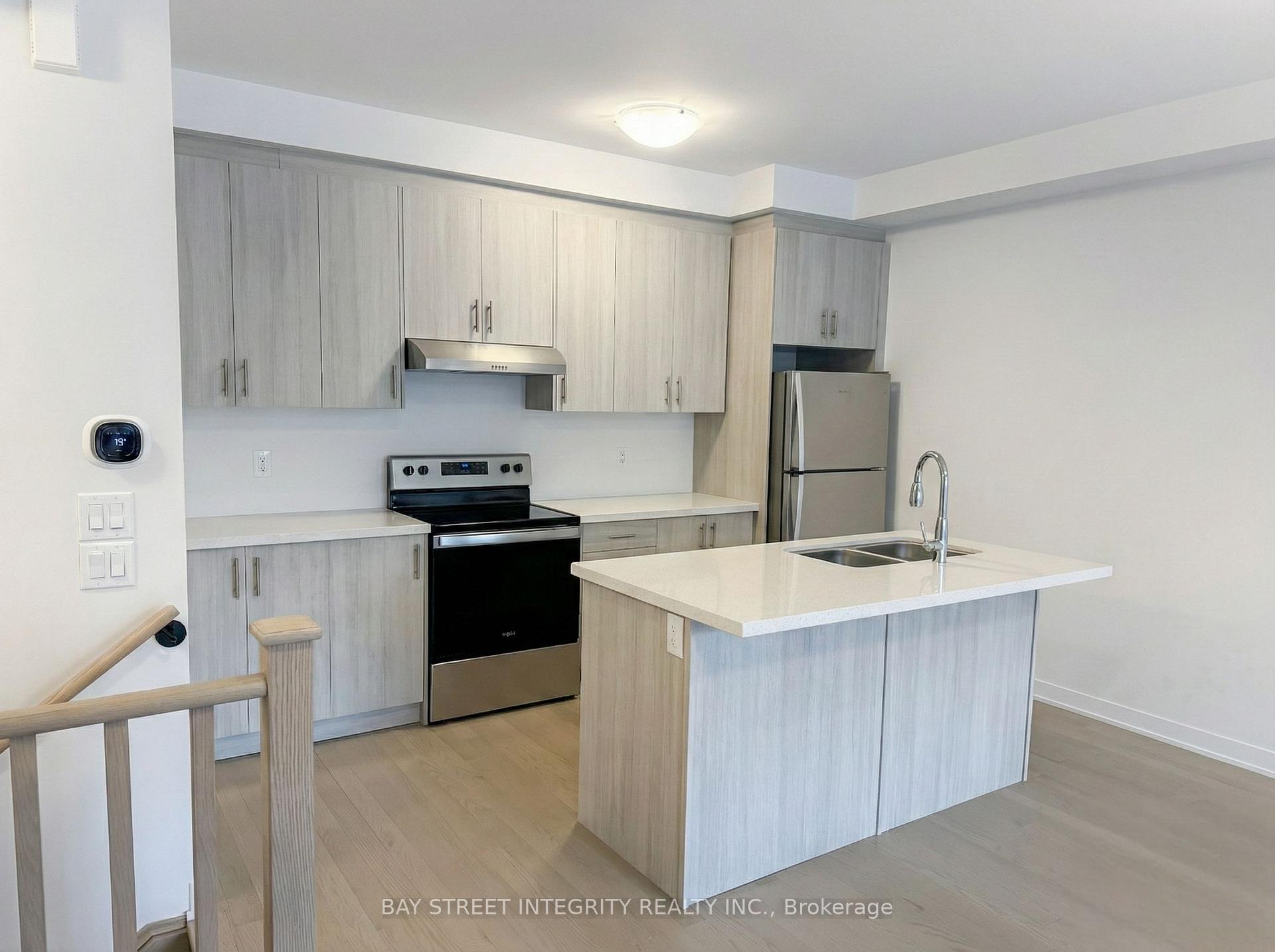 Photo 2 of 27 John Canning Way, Markham, Unionville — HOMEH