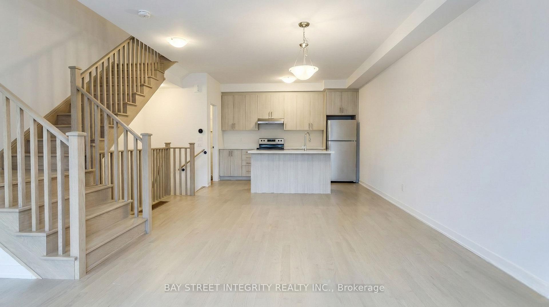 Photo 3 of 27 John Canning Way, Markham, Unionville — HOMEH