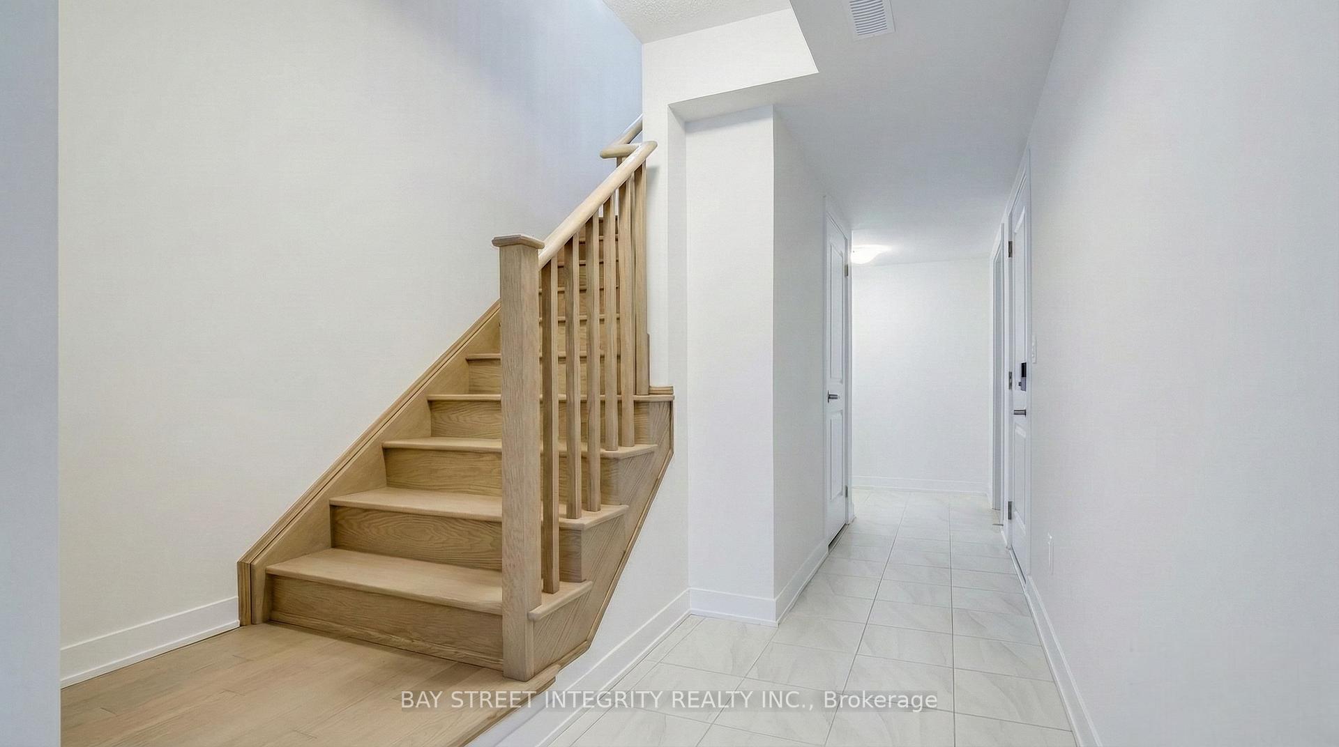 Photo 18 of 27 John Canning Way, Markham, Unionville — HOMEH
