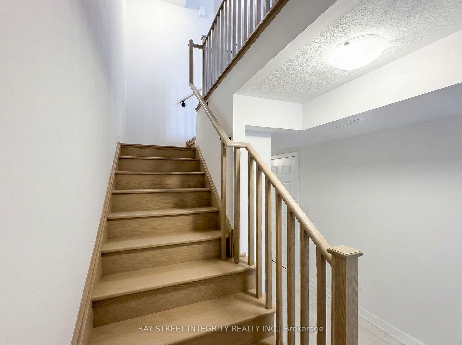 Photo 21 of 27 John Canning Way, Markham, Unionville — HOMEH