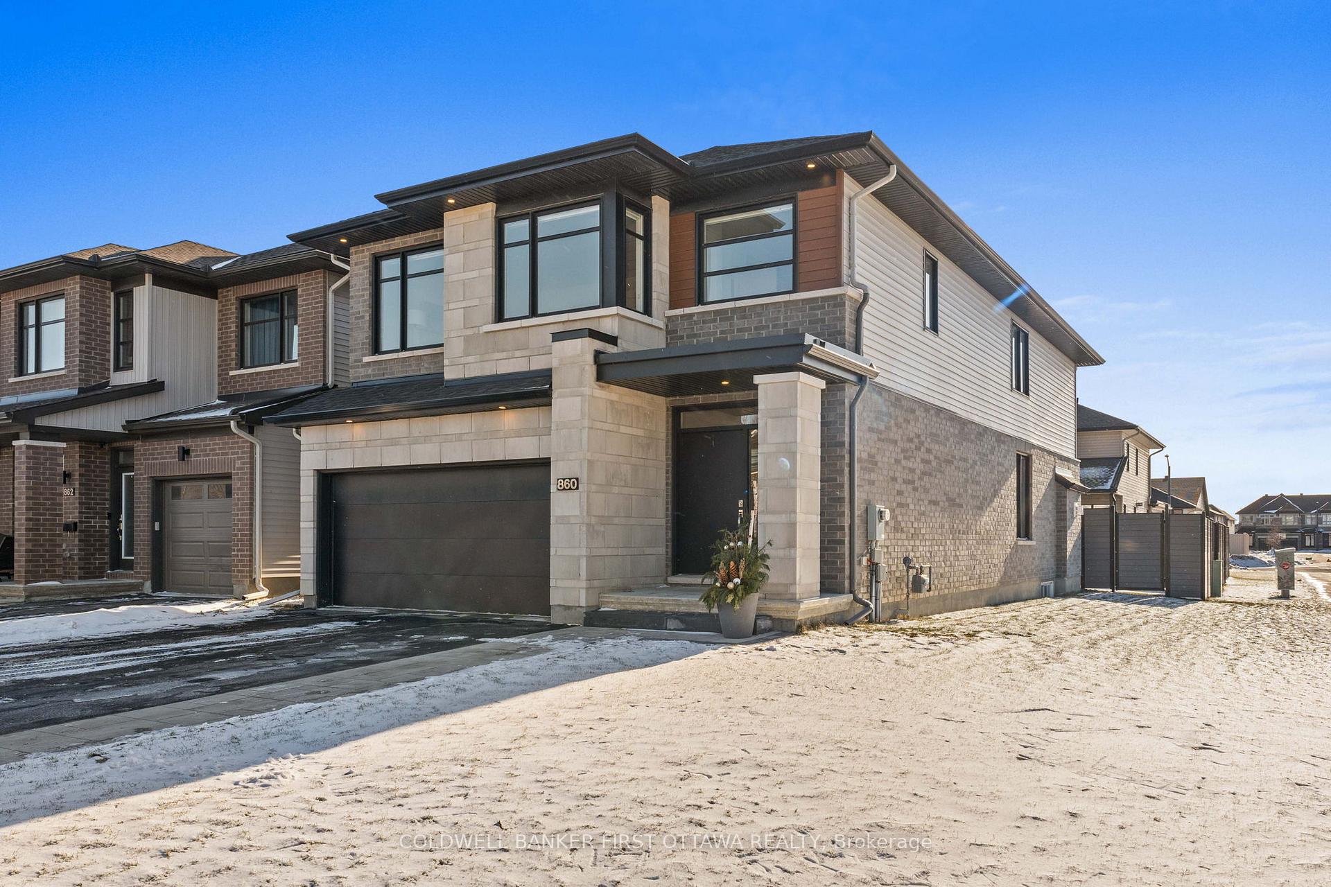 Photo 2 of 860 Atrium Ridge, Ottawa, Riverside South/Gloucester Glen — HOMEH