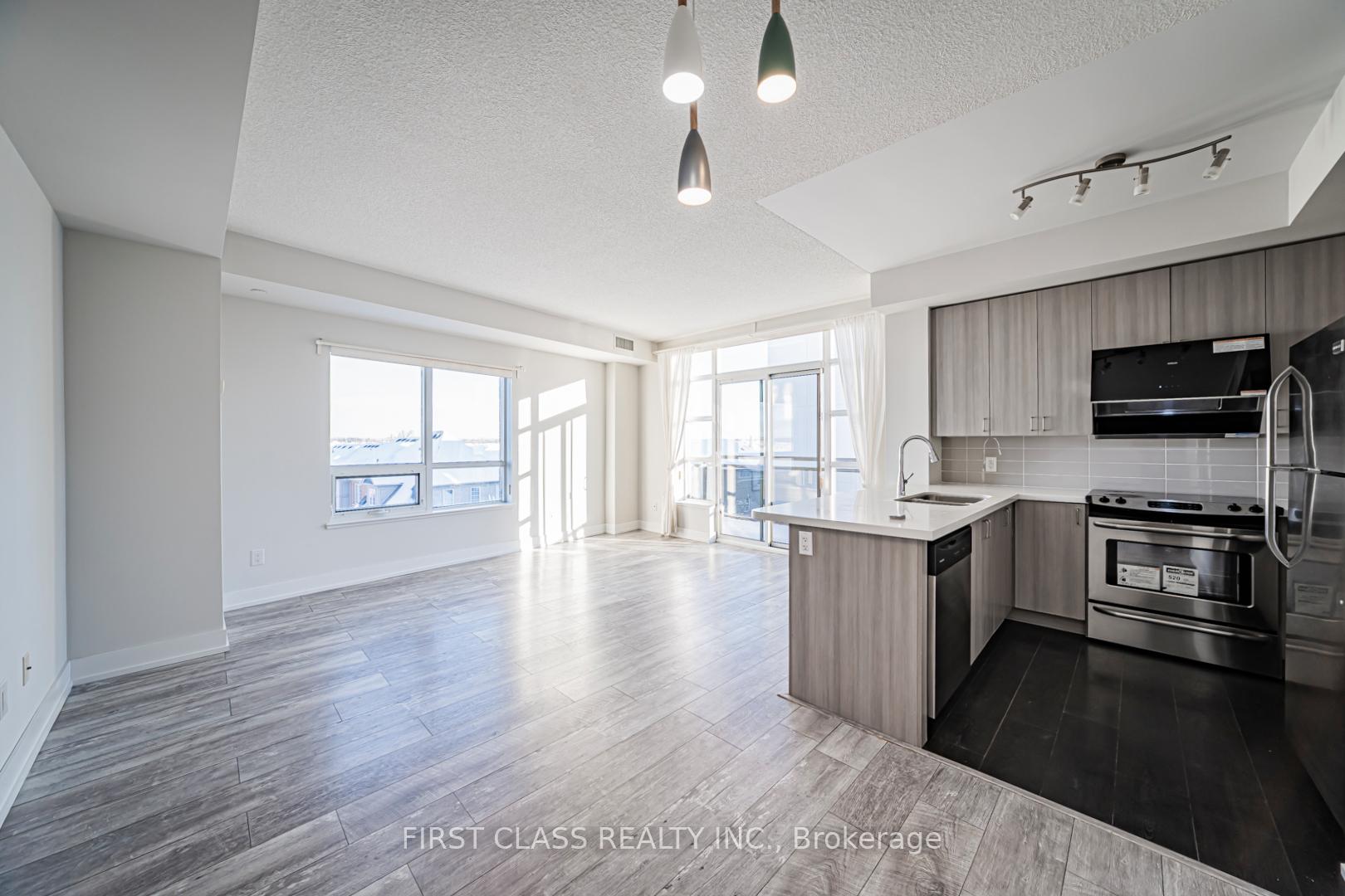 Photo 4 of Unit 528, 540 Bur Oak Avenue, Markham, Berczy — HOMEH