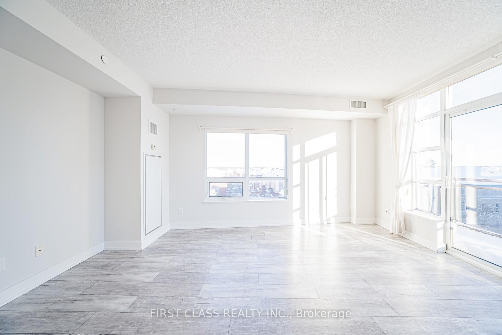 Photo 8 of Unit 528, 540 Bur Oak Avenue, Markham, Berczy — HOMEH