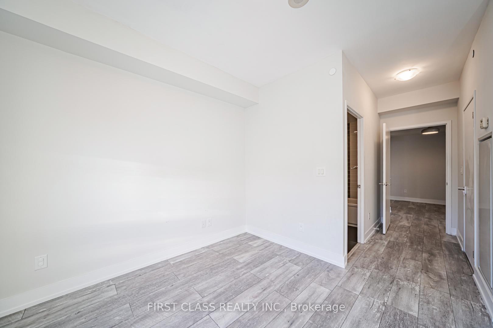 Photo 23 of Unit 528, 540 Bur Oak Avenue, Markham, Berczy — HOMEH