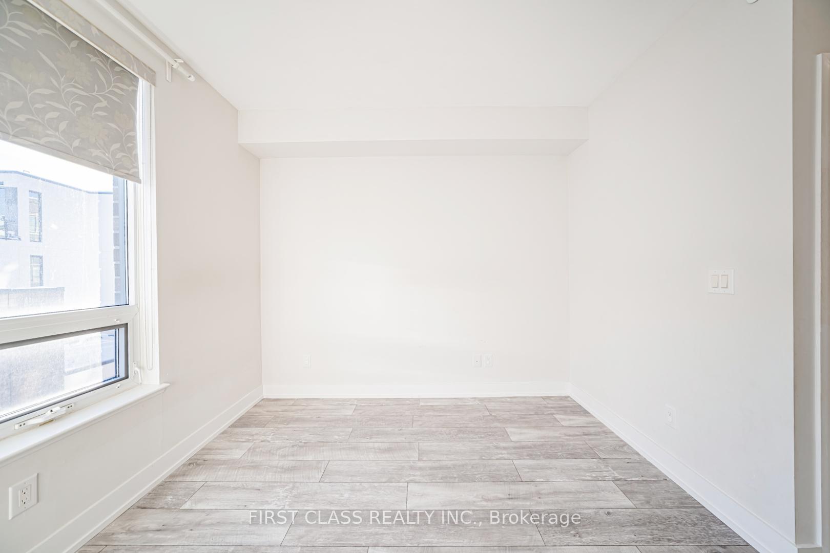 Photo 12 of Unit 528, 540 Bur Oak Avenue, Markham, Berczy — HOMEH