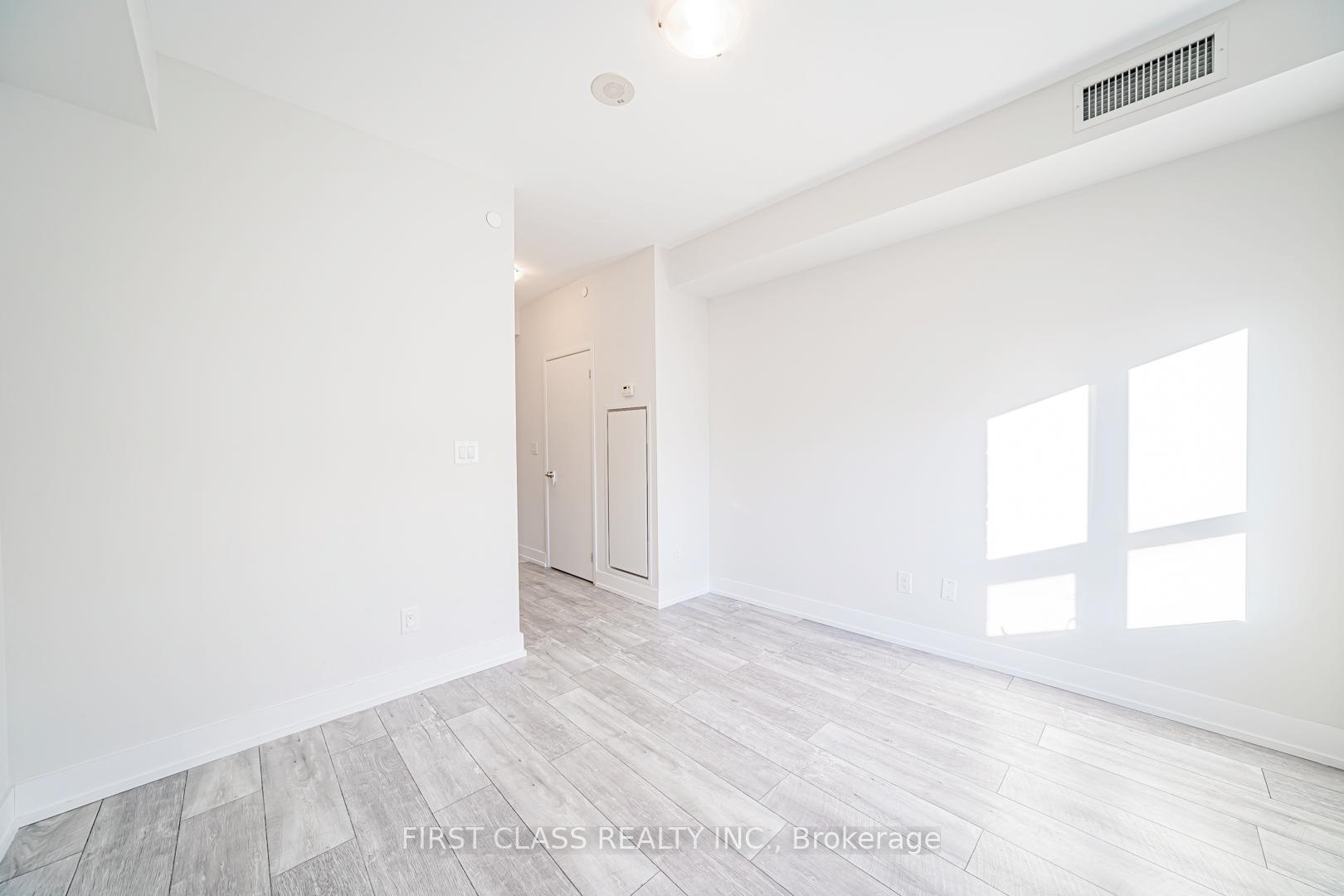 Photo 11 of Unit 528, 540 Bur Oak Avenue, Markham, Berczy — HOMEH
