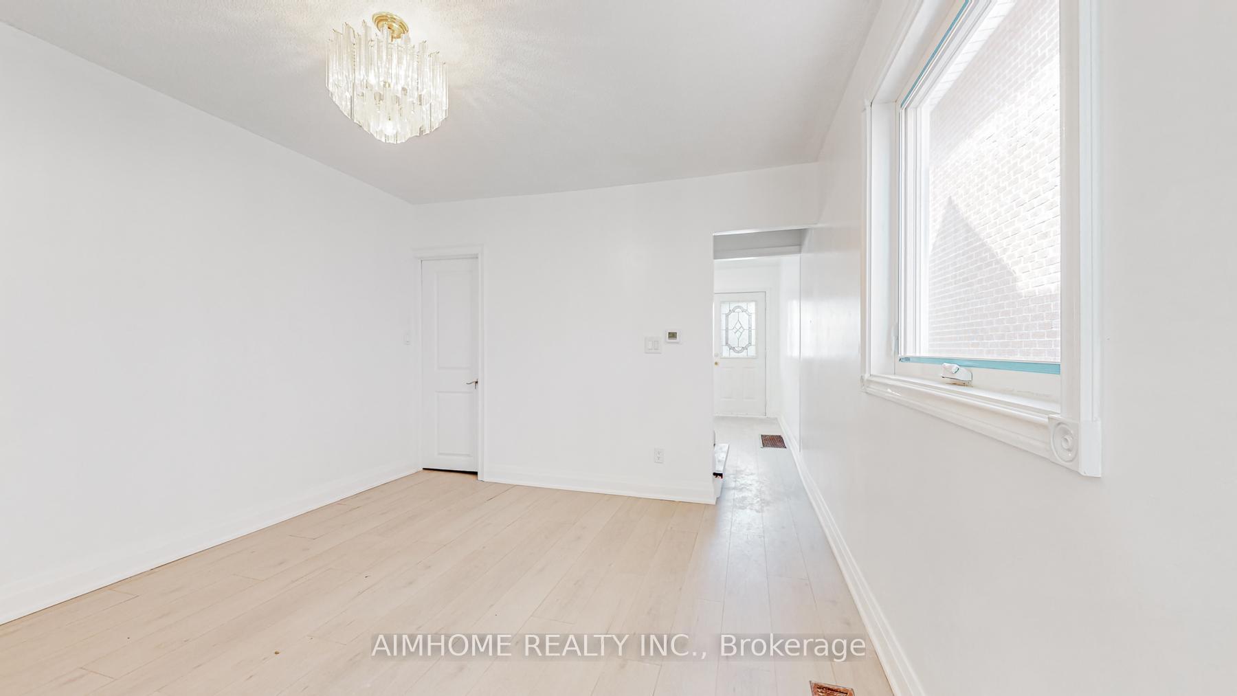 Photo 5 of Unit Main & 2nd Floor, 17A Blandford Street, Toronto, Oakwood Village — HOMEH