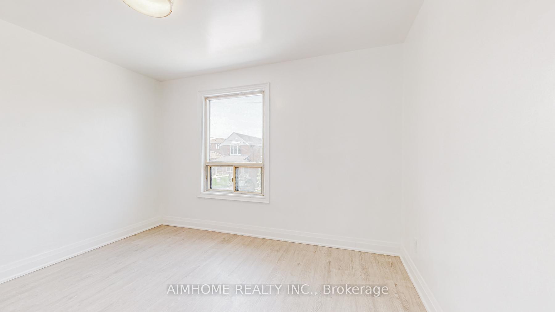 Photo 17 of Unit Main & 2nd Floor, 17A Blandford Street, Toronto, Oakwood Village — HOMEH
