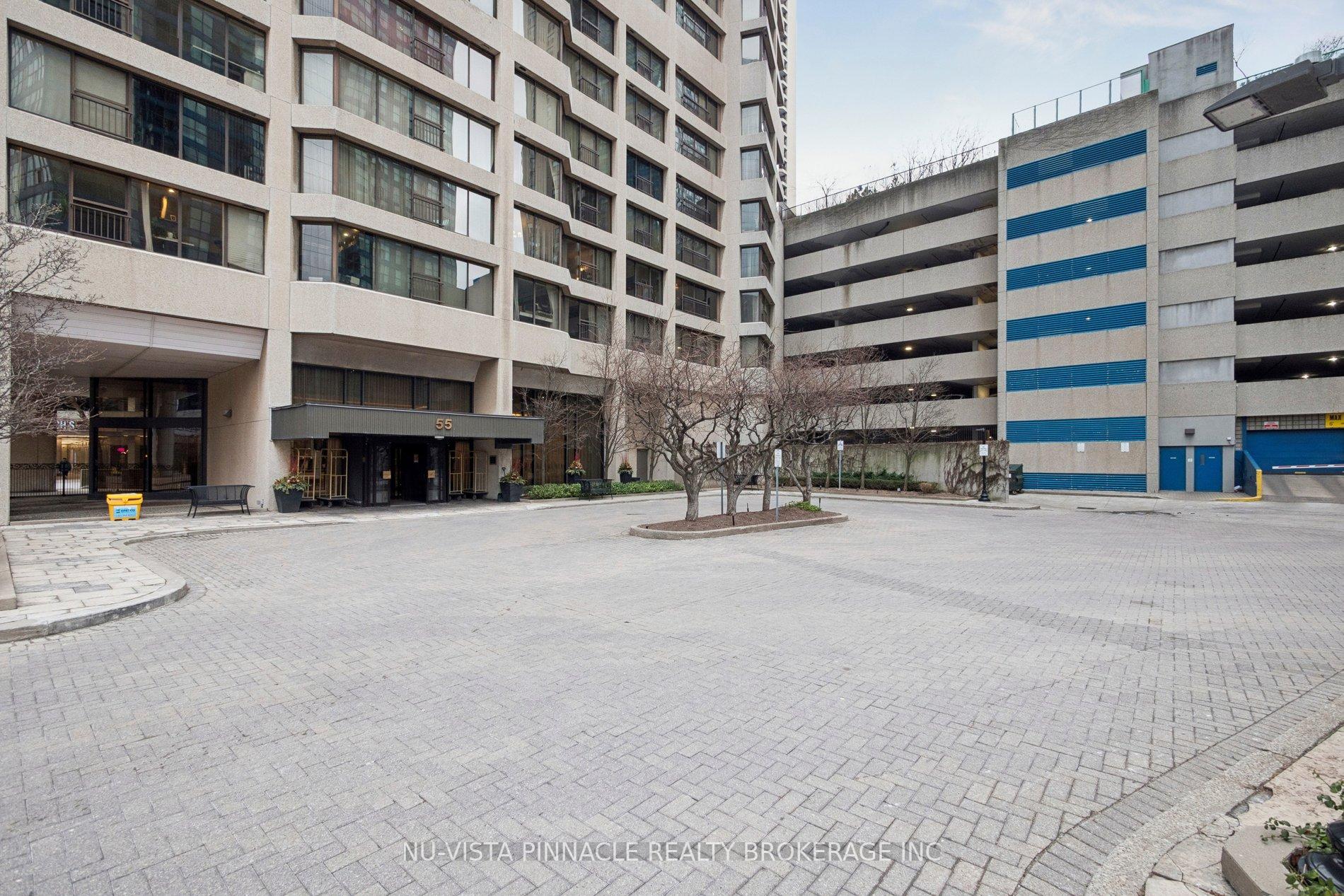 Photo 3 of Unit 1418, 55 Harbour Square, Toronto, Waterfront Communities — HOMEH