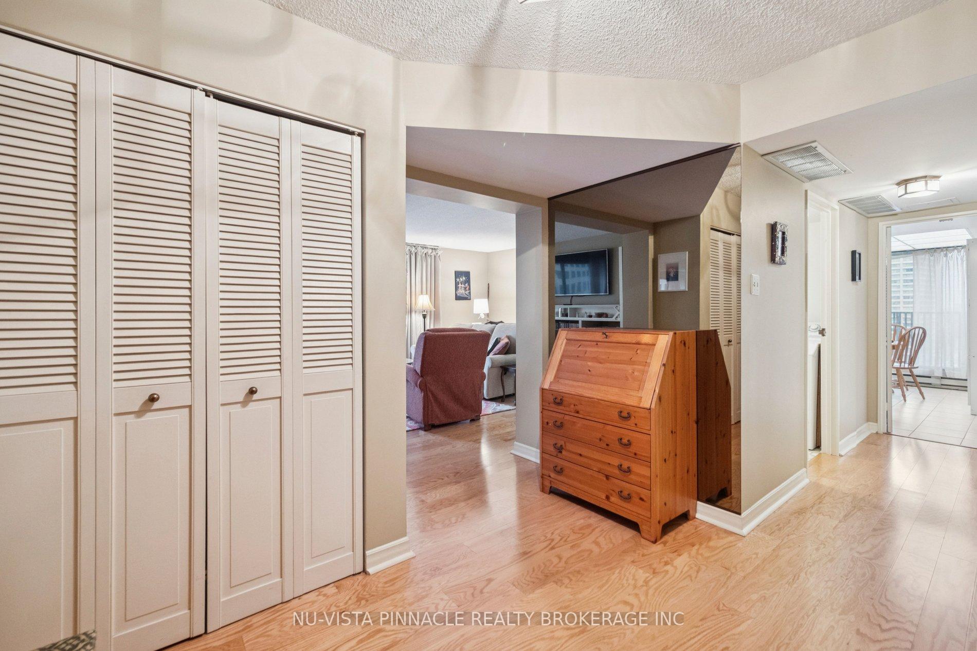 Photo 9 of Unit 1418, 55 Harbour Square, Toronto, Waterfront Communities — HOMEH