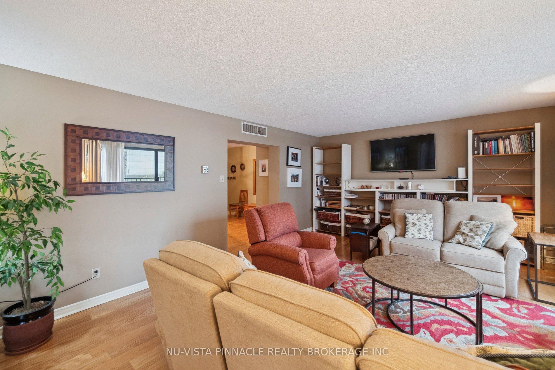 Photo 17 of Unit 1418, 55 Harbour Square, Toronto, Waterfront Communities — HOMEH