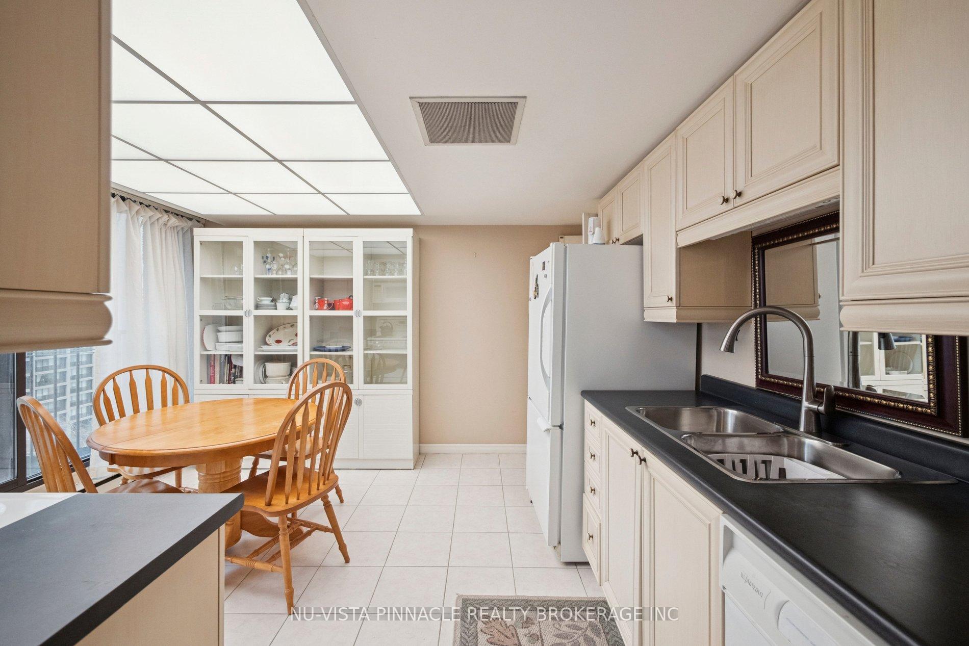 Photo 21 of Unit 1418, 55 Harbour Square, Toronto, Waterfront Communities — HOMEH