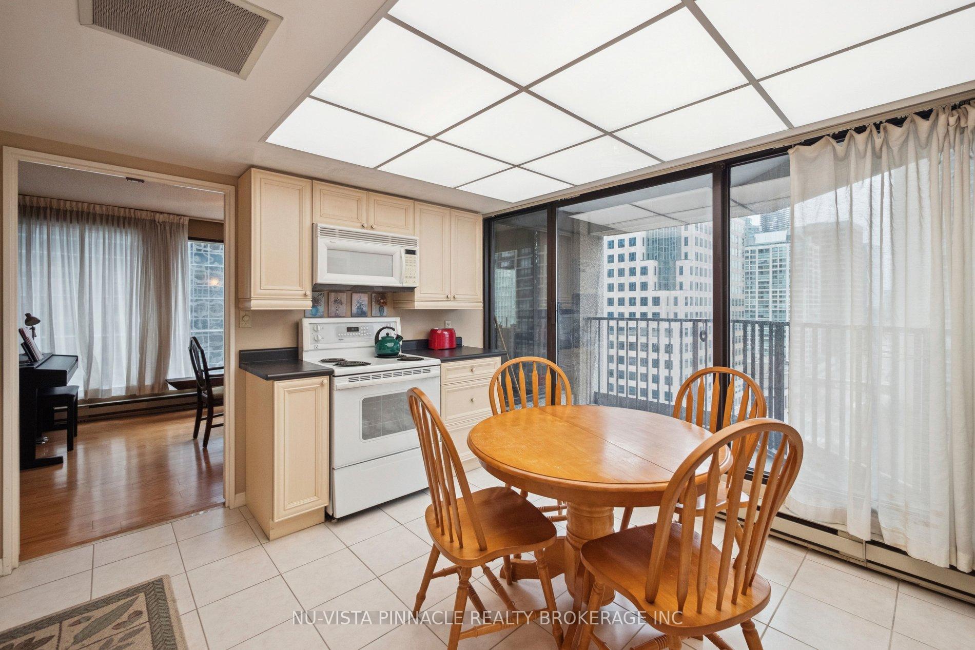 Photo 23 of Unit 1418, 55 Harbour Square, Toronto, Waterfront Communities — HOMEH