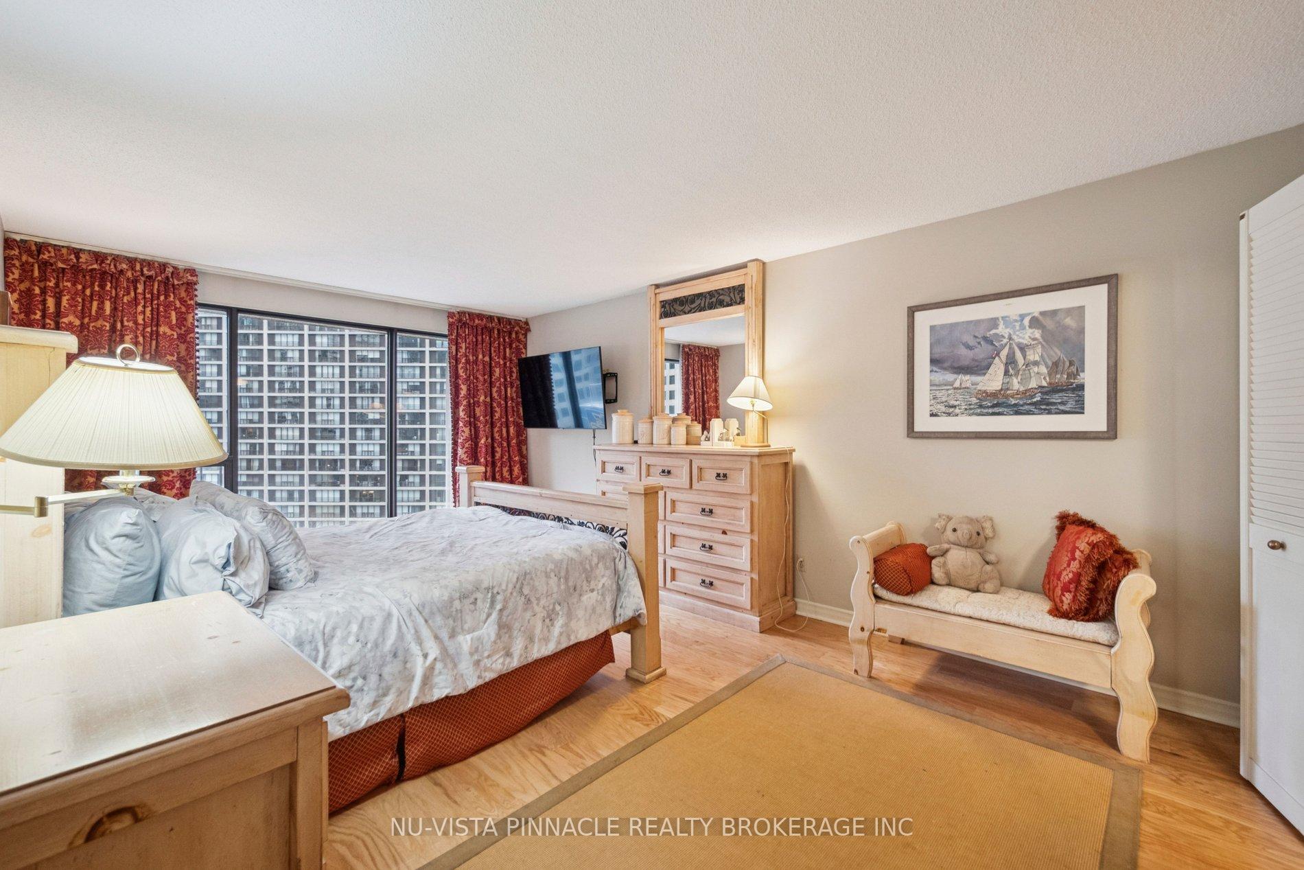 Photo 27 of Unit 1418, 55 Harbour Square, Toronto, Waterfront Communities — HOMEH