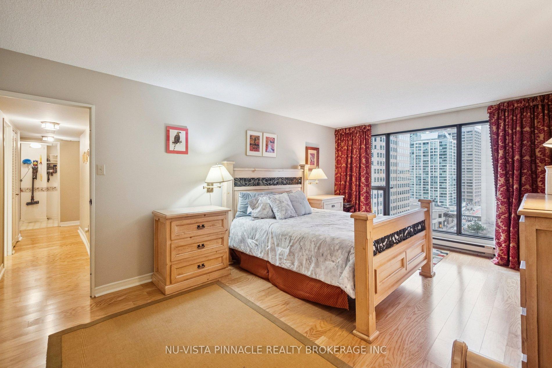 Photo 28 of Unit 1418, 55 Harbour Square, Toronto, Waterfront Communities — HOMEH
