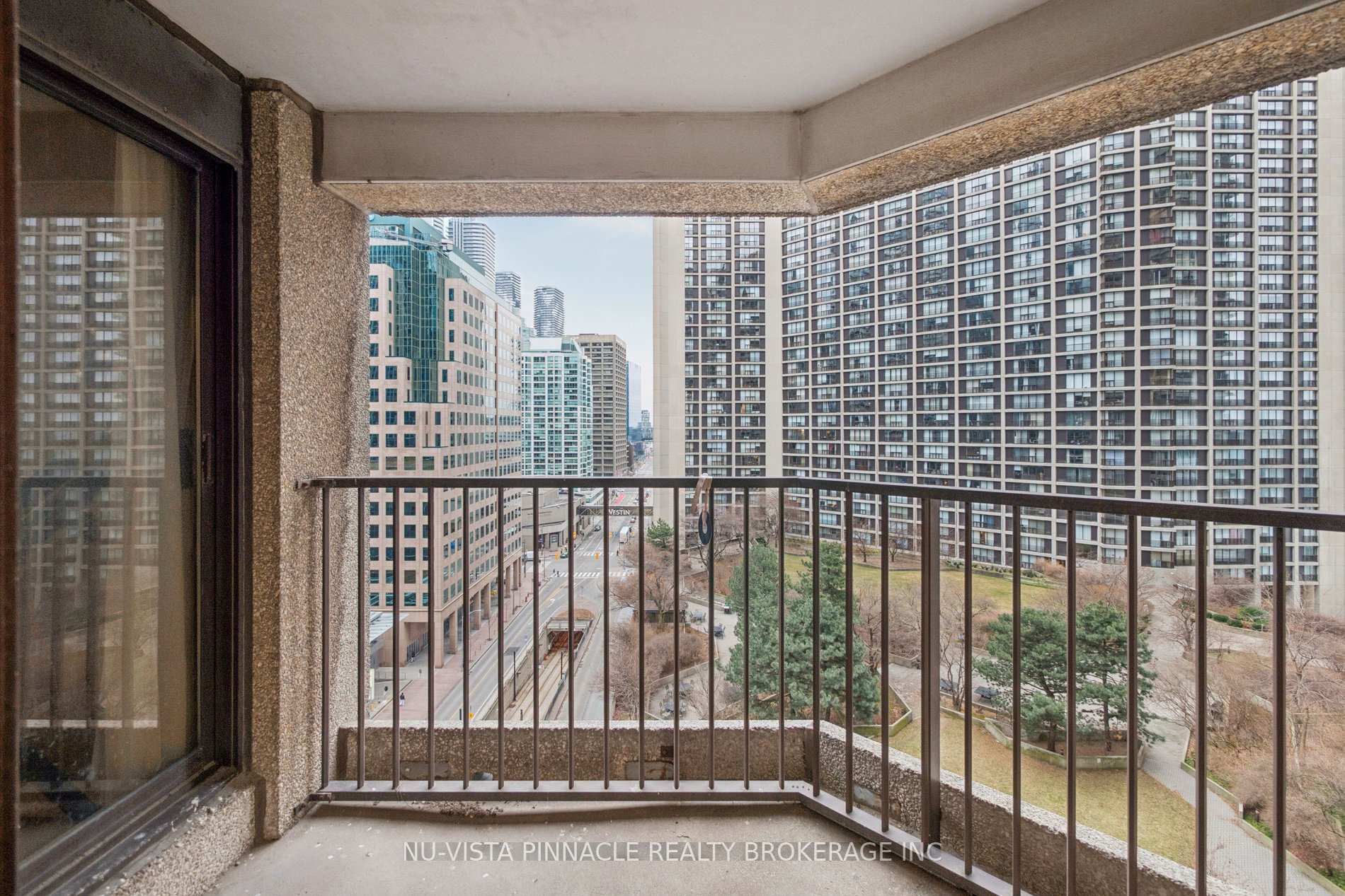 Photo 42 of Unit 1418, 55 Harbour Square, Toronto, Waterfront Communities — HOMEH
