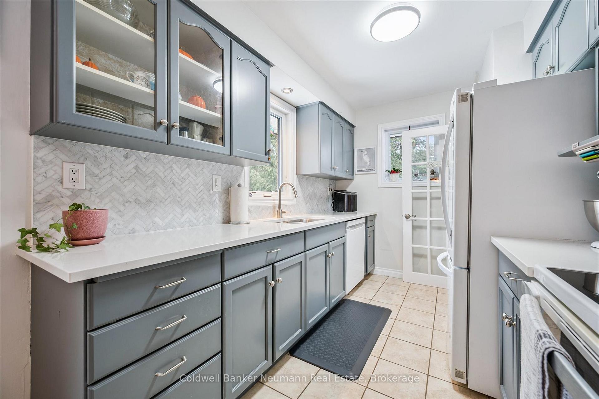 Photo 2 of 212 Waverley Drive, Guelph, Riverside Park — HOMEH