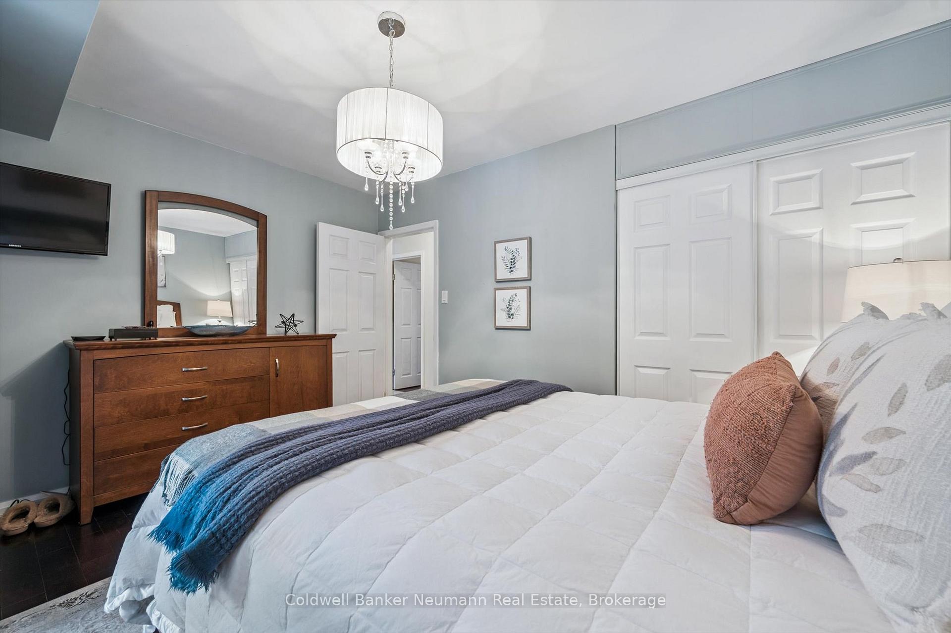Photo 11 of 212 Waverley Drive, Guelph, Riverside Park — HOMEH