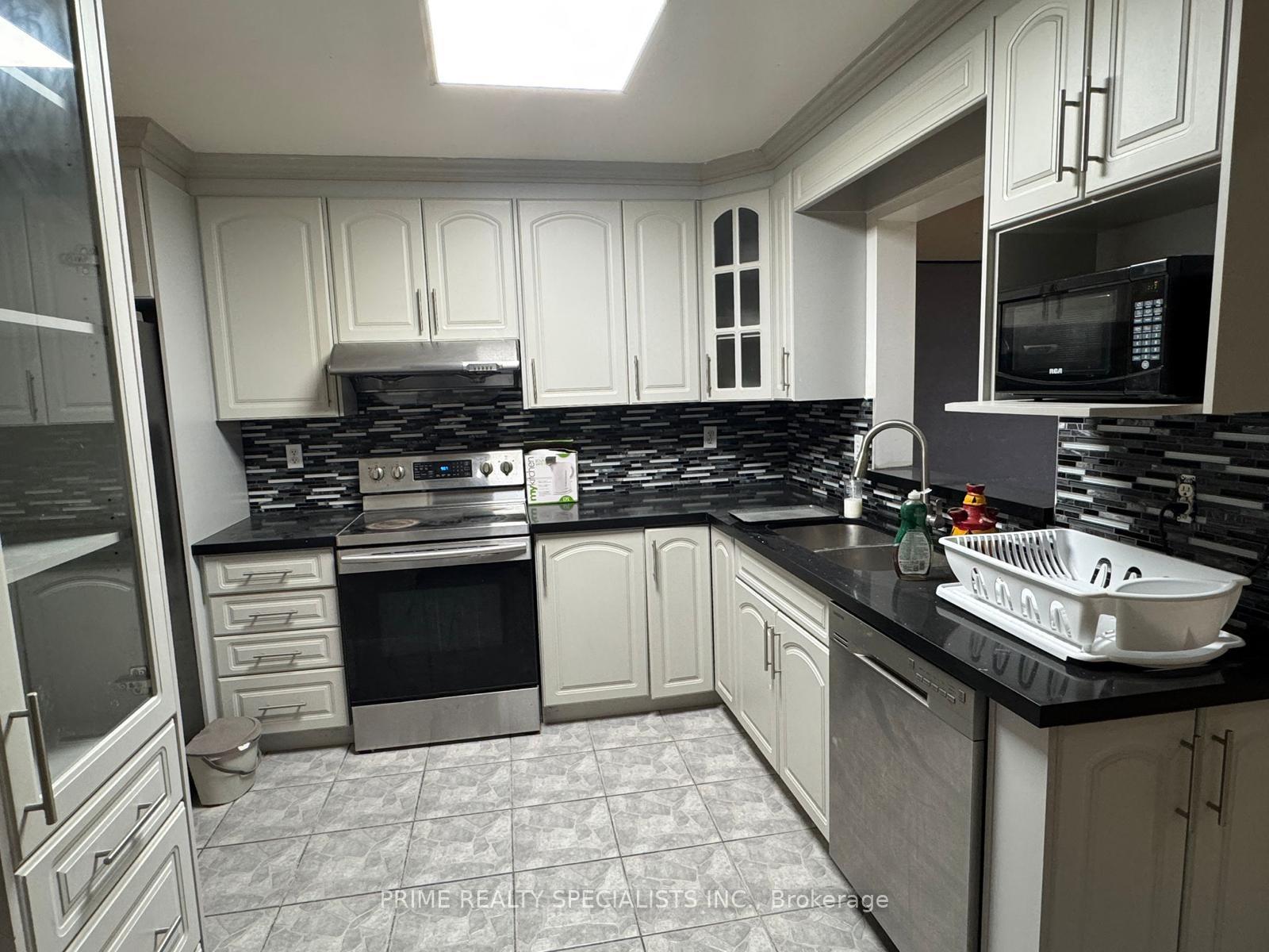 Photo 1 of 122 Olympia Crescent, Brampton, Fletcher's Creek Village — HOMEH