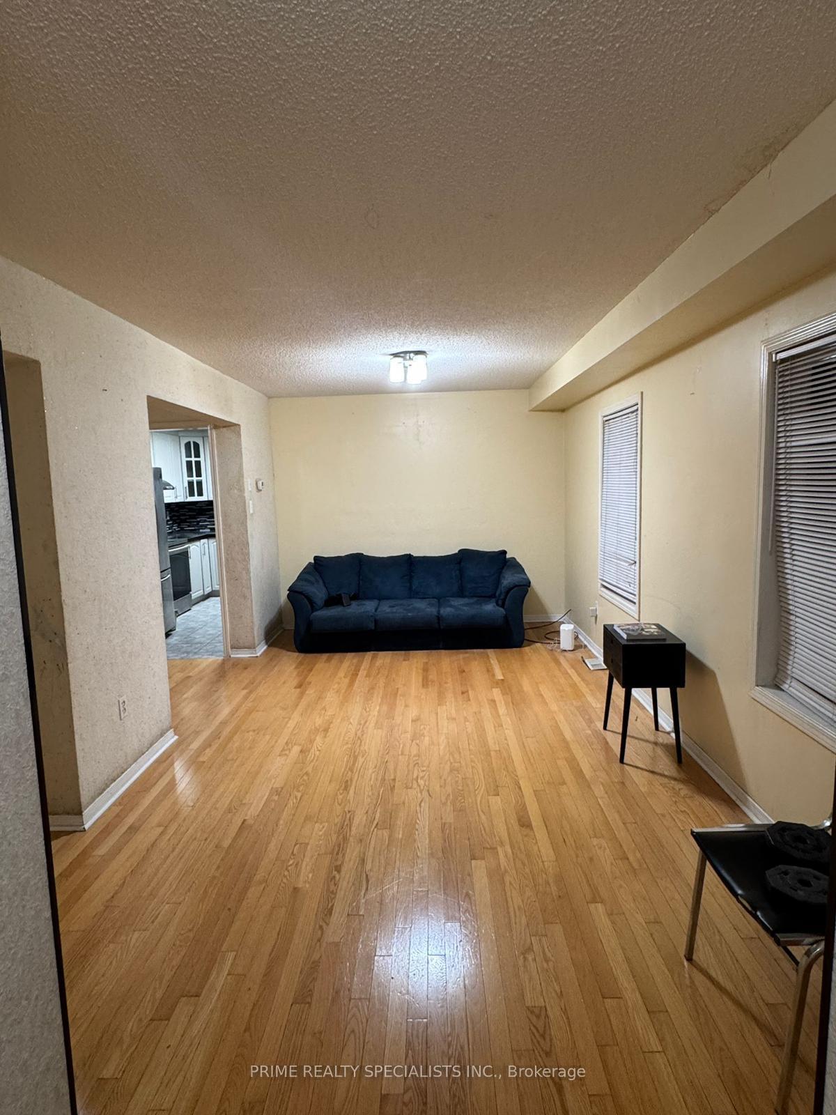 Photo 4 of 122 Olympia Crescent, Brampton, Fletcher's Creek Village — HOMEH