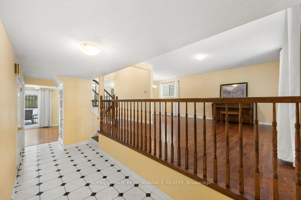 Photo 4 of 1779 Calumet Lane, Ottawa, Convent Glen South — HOMEH