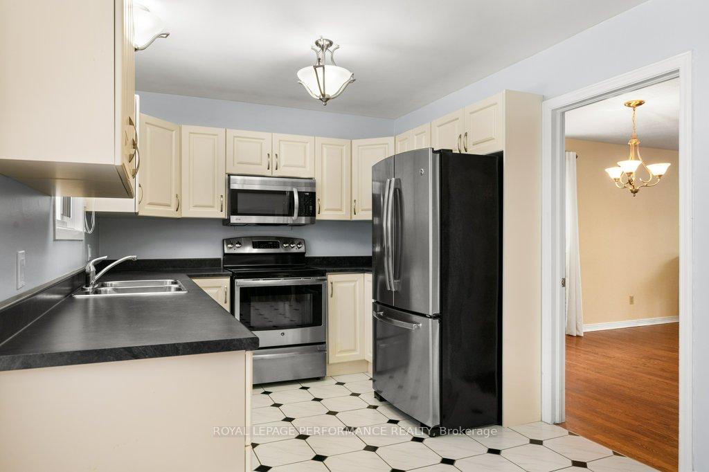 Photo 13 of 1779 Calumet Lane, Ottawa, Convent Glen South — HOMEH
