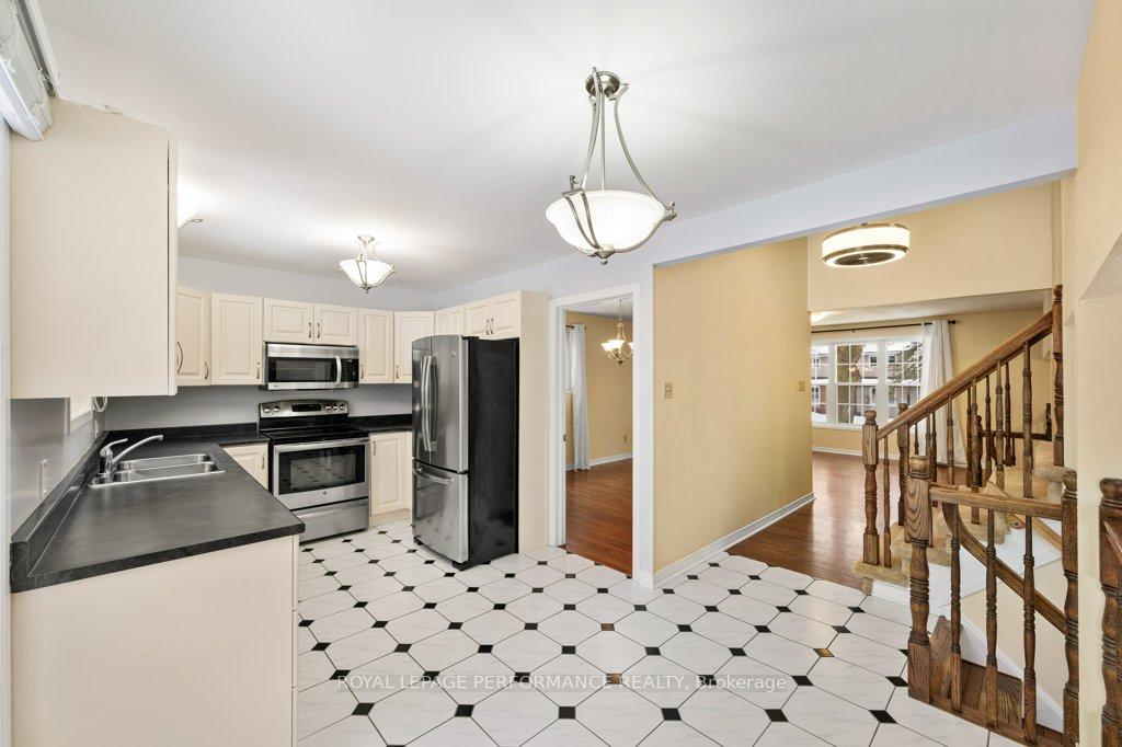 Photo 12 of 1779 Calumet Lane, Ottawa, Convent Glen South — HOMEH