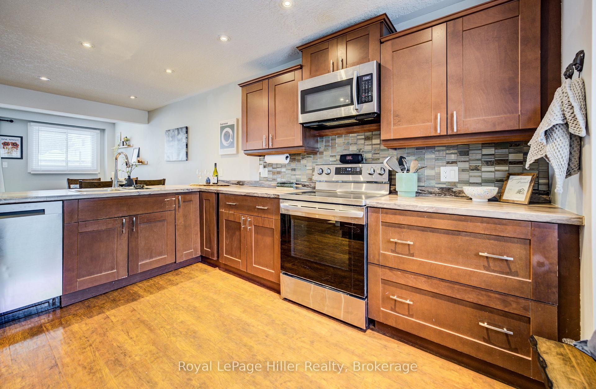 Photo 34 of 241 Willow Street, Stratford — HOMEH