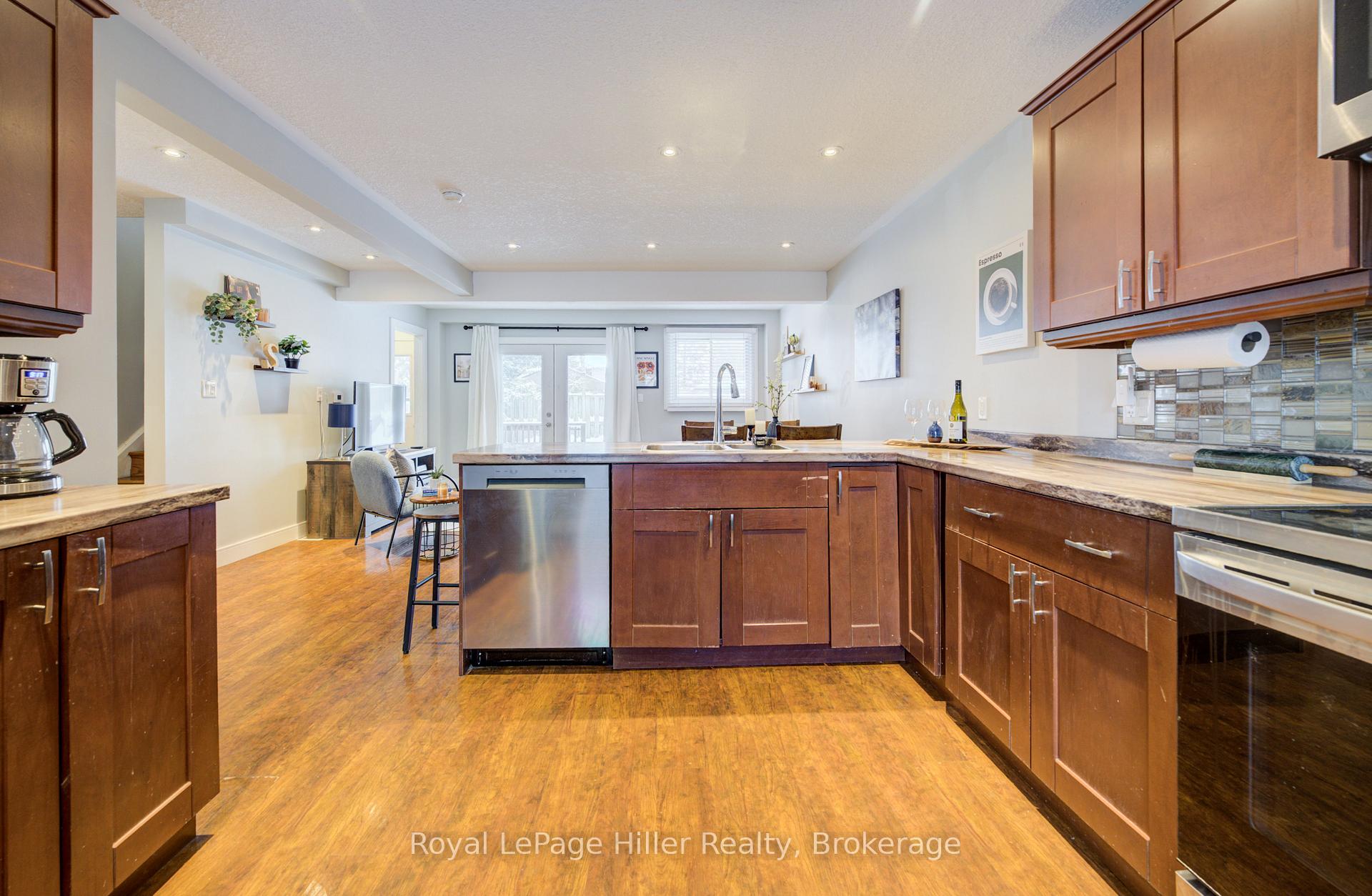 Photo 10 of 241 Willow Street, Stratford — HOMEH