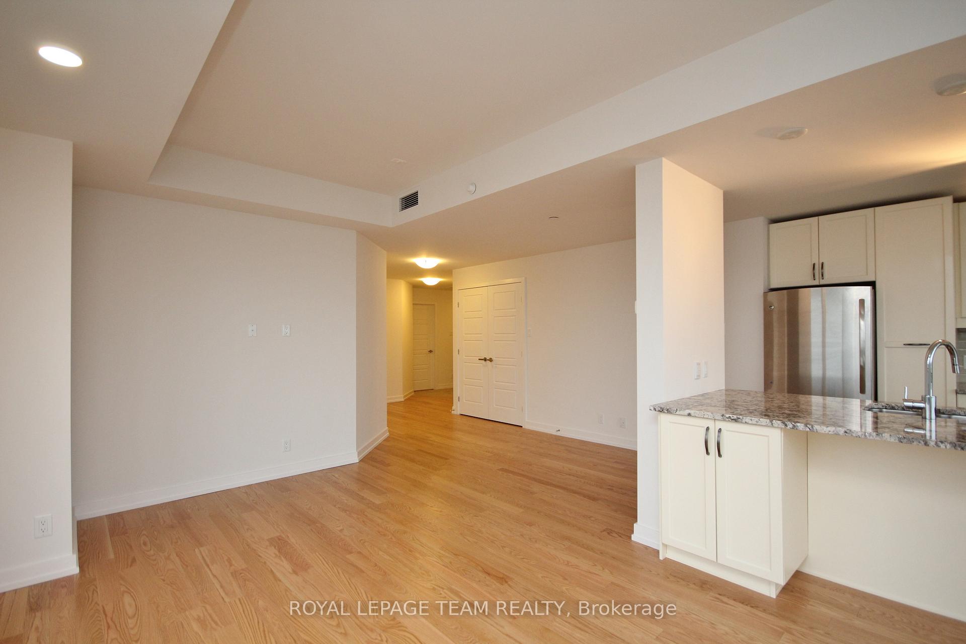 Photo 5 of Unit 1111, 330 Titan Private, Ottawa, Borden Farm/Stewart Farm/Carleton Heights/Parkwood Hills — HOMEH