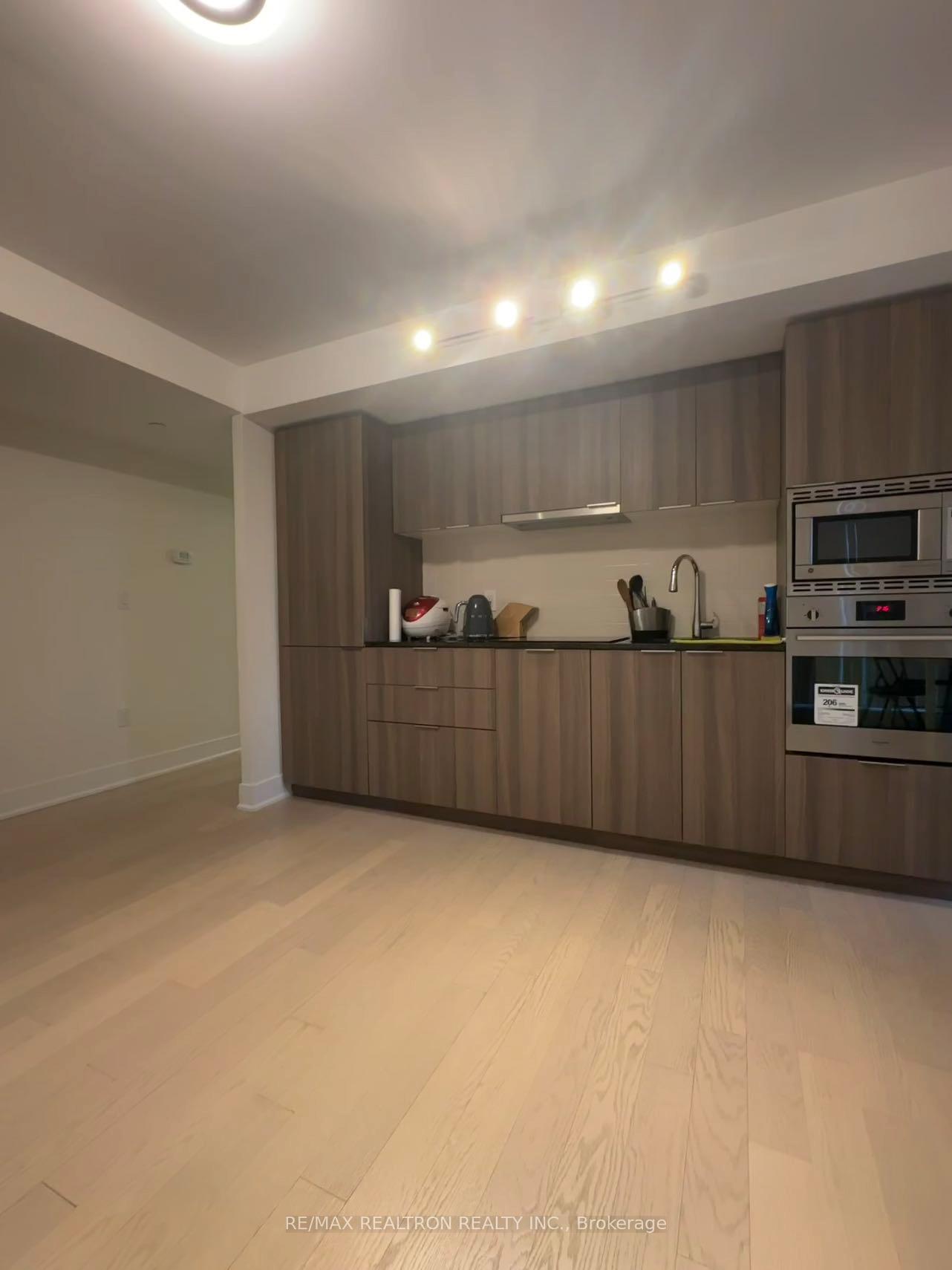 Photo 8 of Unit 1407, 955 Bay Street, Toronto, Bay Street Corridor — HOMEH