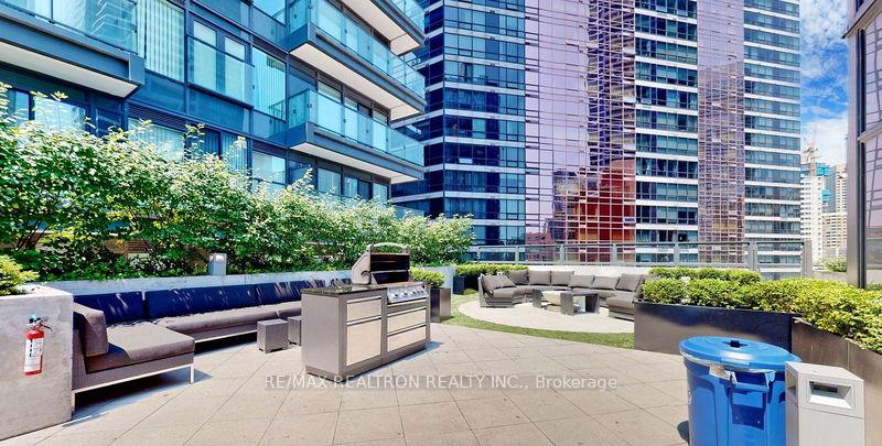 Photo 9 of Unit 1407, 955 Bay Street, Toronto, Bay Street Corridor — HOMEH