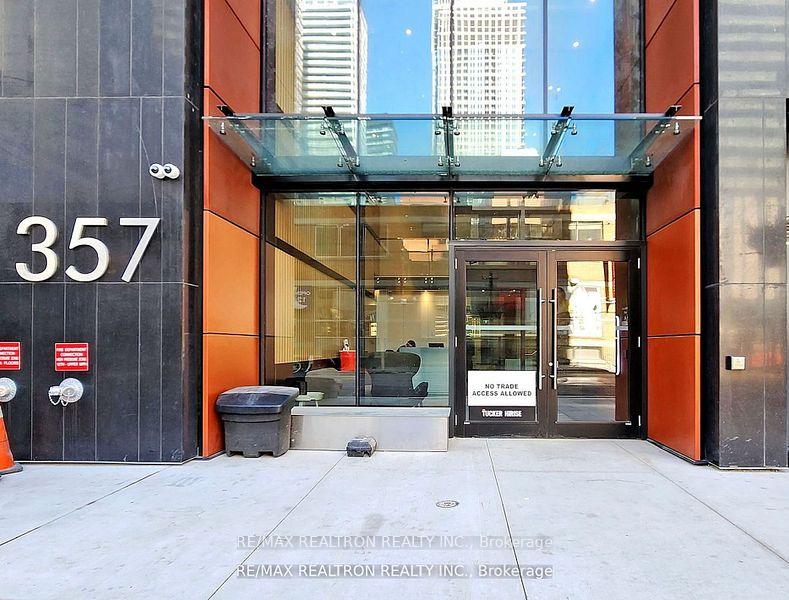 Front of Unit 1504, 357 King Street W