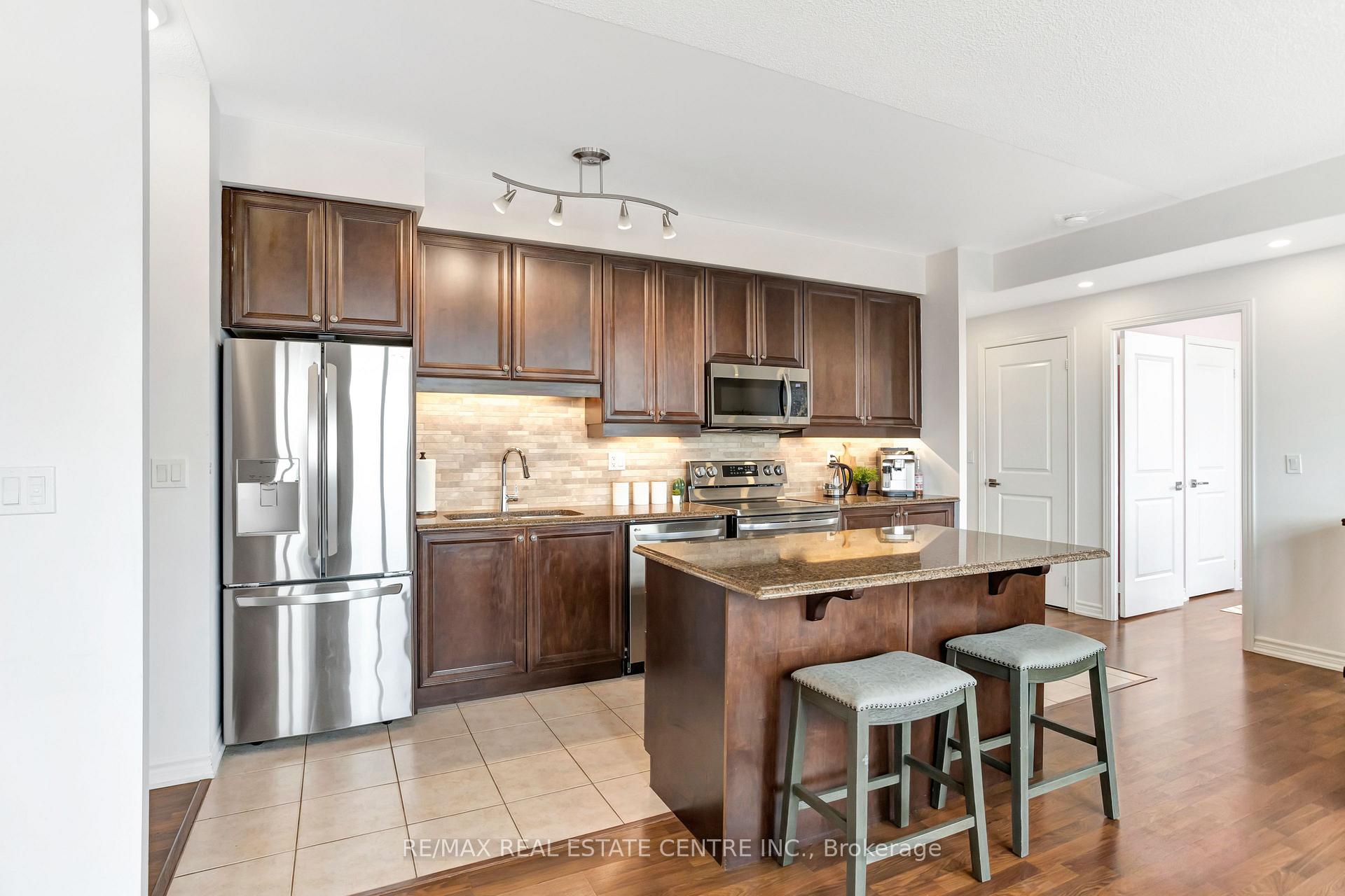 Photo 16 of Unit 504, 9225 Jane Street, Vaughan, Maple — HOMEH