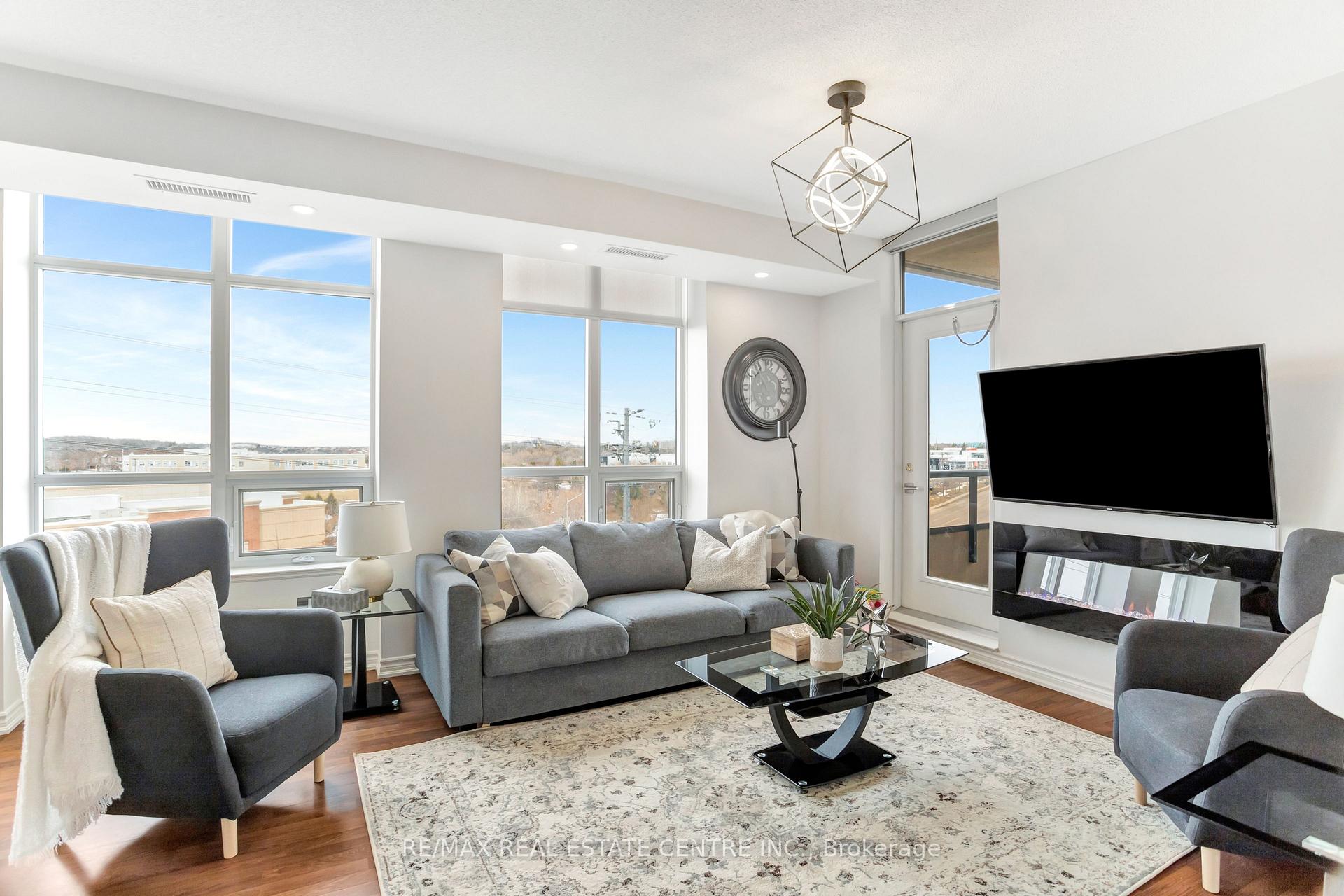 Photo 18 of Unit 504, 9225 Jane Street, Vaughan, Maple — HOMEH
