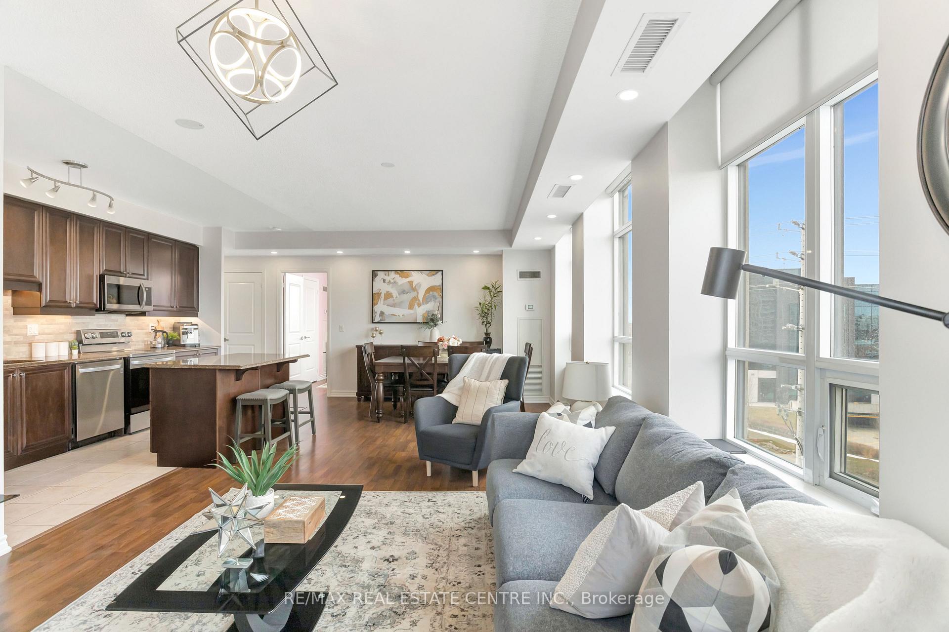 Photo 11 of Unit 504, 9225 Jane Street, Vaughan, Maple — HOMEH