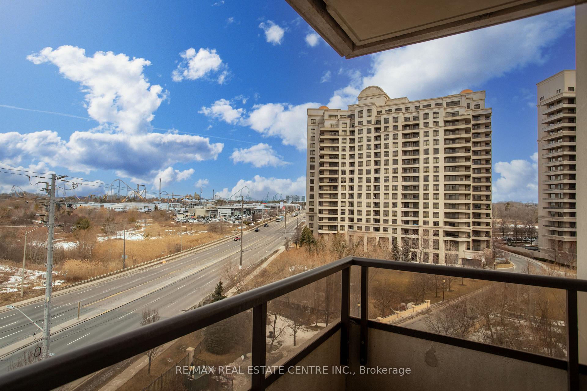 Photo 4 of Unit 504, 9225 Jane Street, Vaughan, Maple — HOMEH