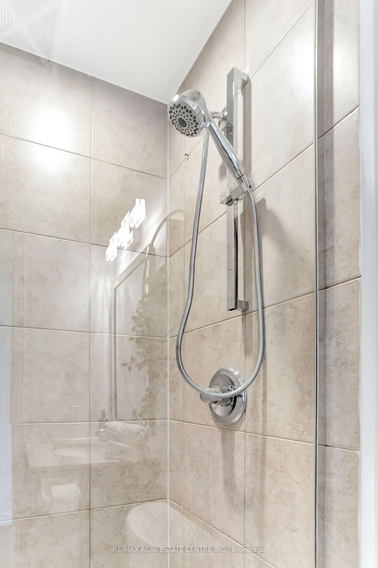 Photo 6 of Unit 504, 9225 Jane Street, Vaughan, Maple — HOMEH