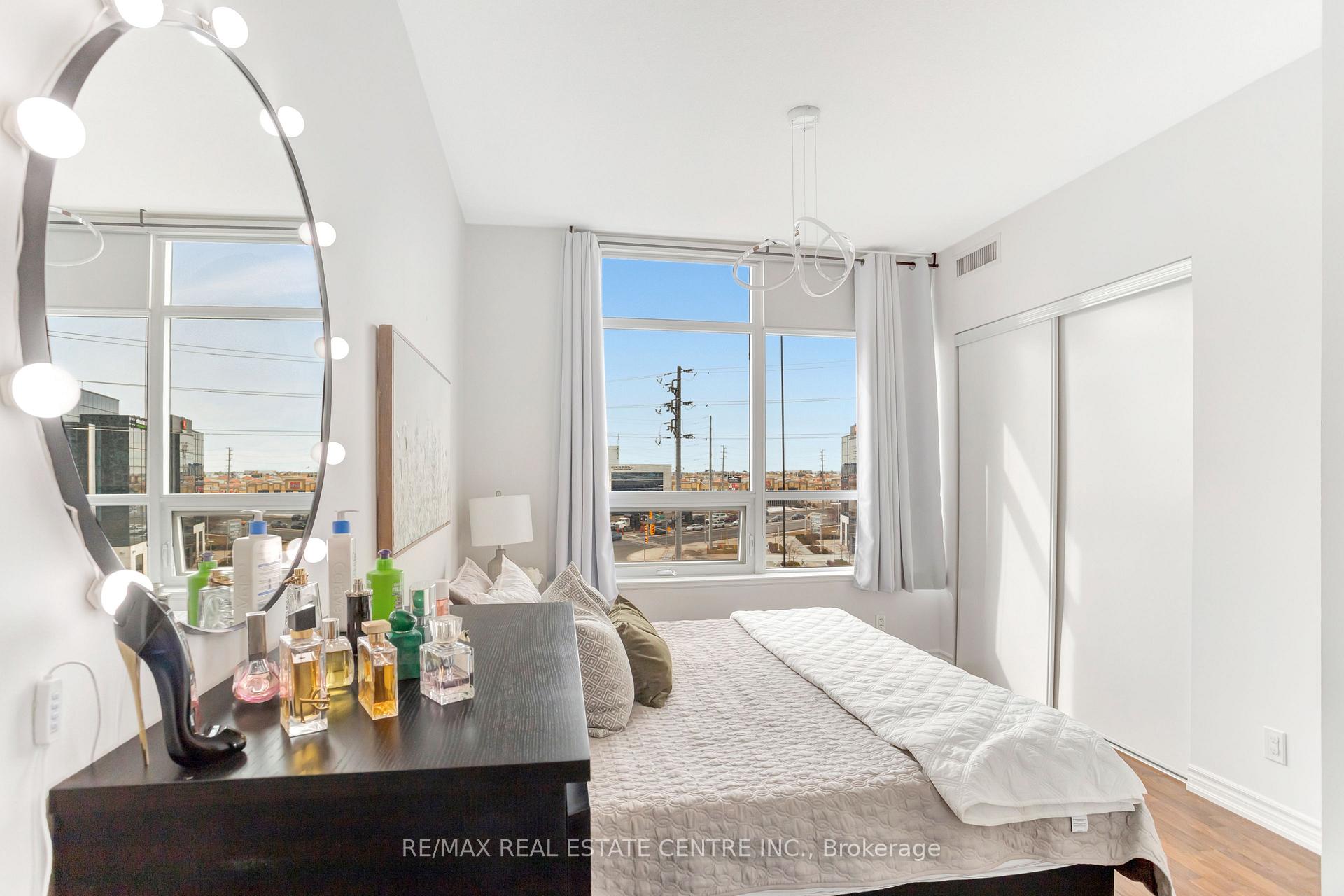 Photo 24 of Unit 504, 9225 Jane Street, Vaughan, Maple — HOMEH