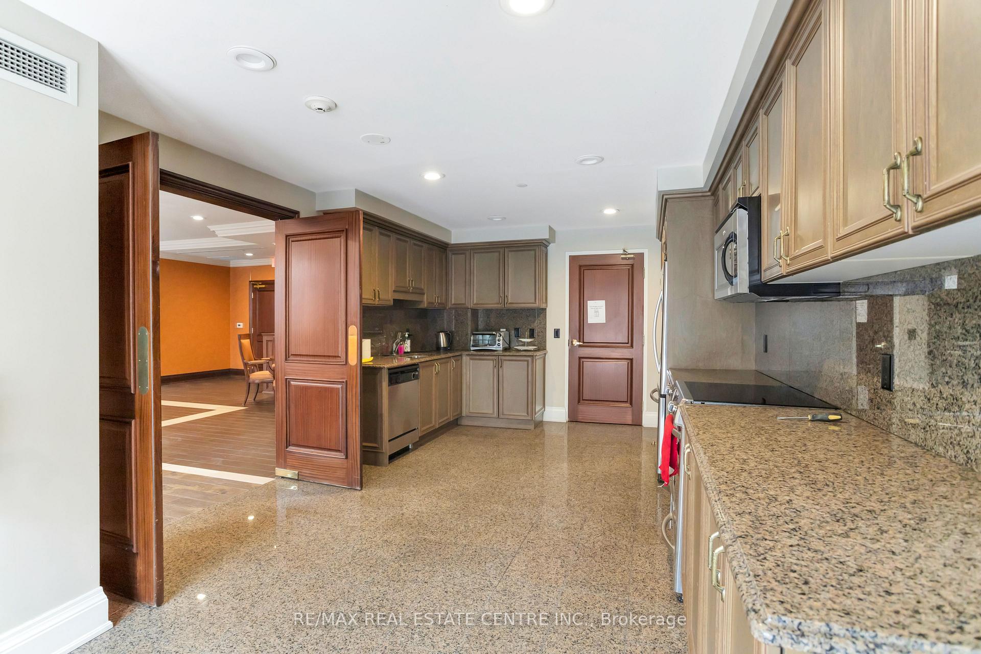 Photo 30 of Unit 504, 9225 Jane Street, Vaughan, Maple — HOMEH