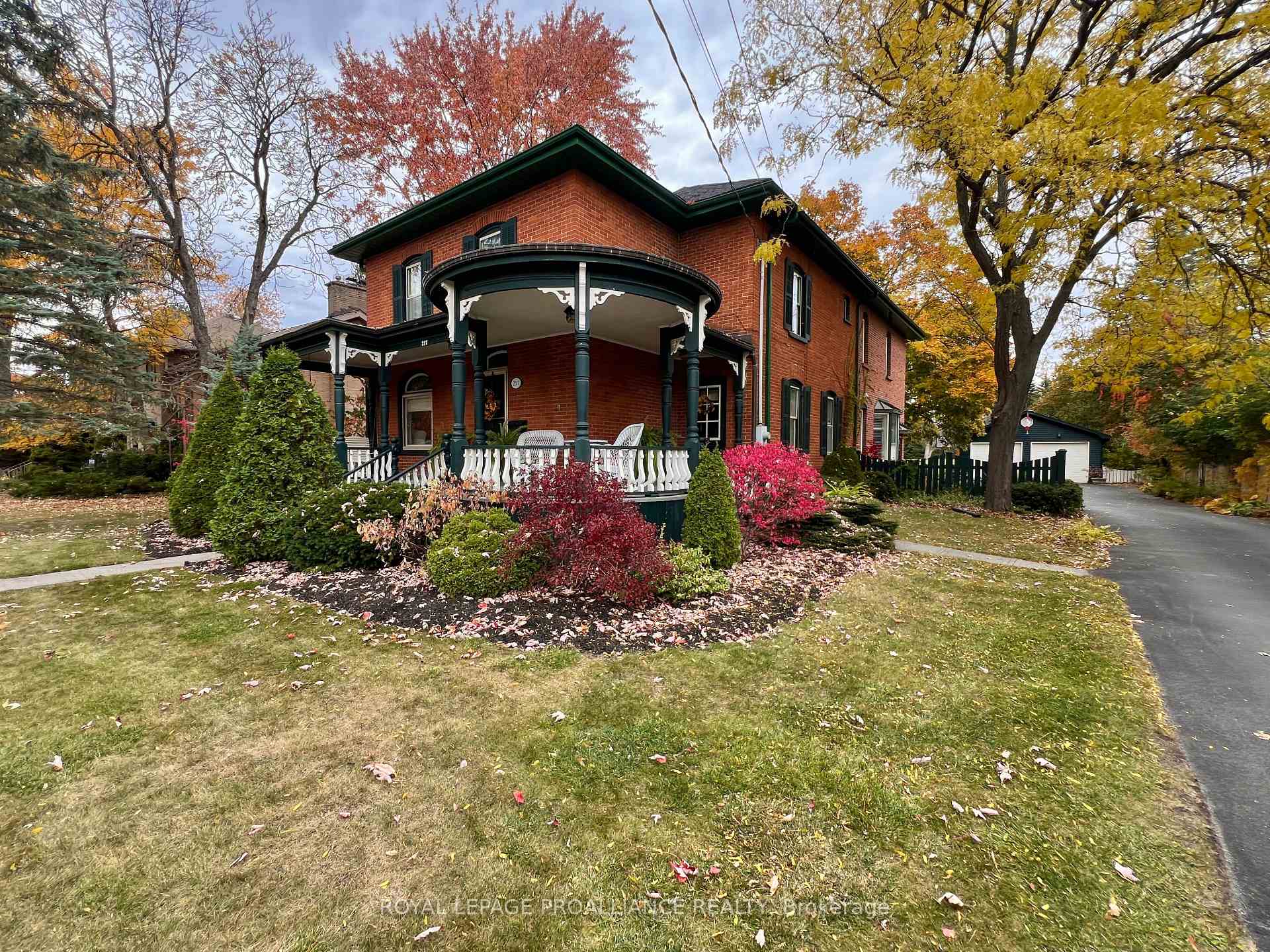 Photo 2 of 217 MacDonald Avenue, Belleville, Belleville Ward — HOMEH