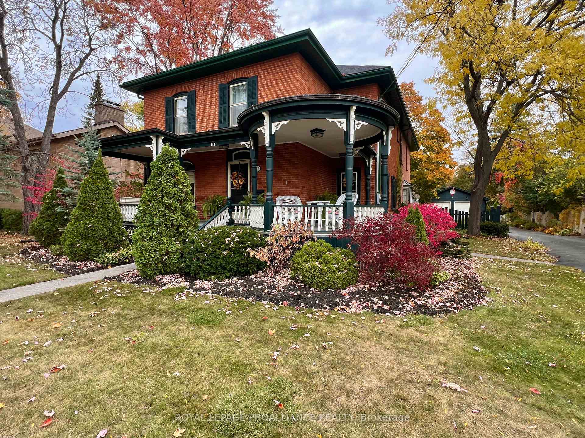 Photo 3 of 217 MacDonald Avenue, Belleville, Belleville Ward — HOMEH