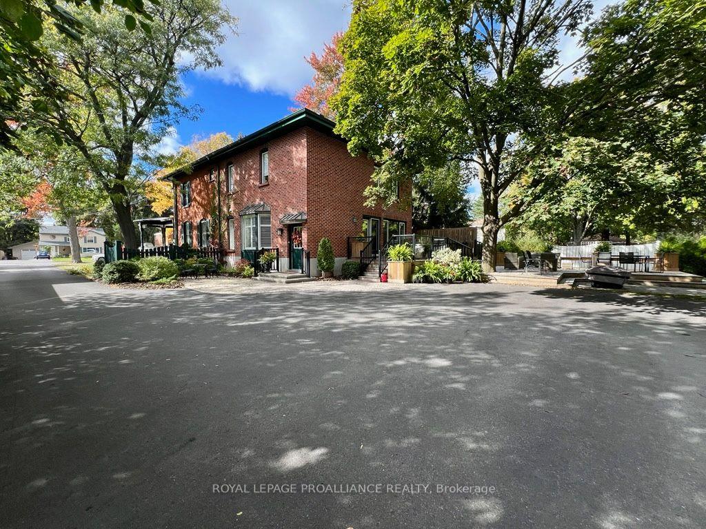 Photo 10 of 217 MacDonald Avenue, Belleville, Belleville Ward — HOMEH