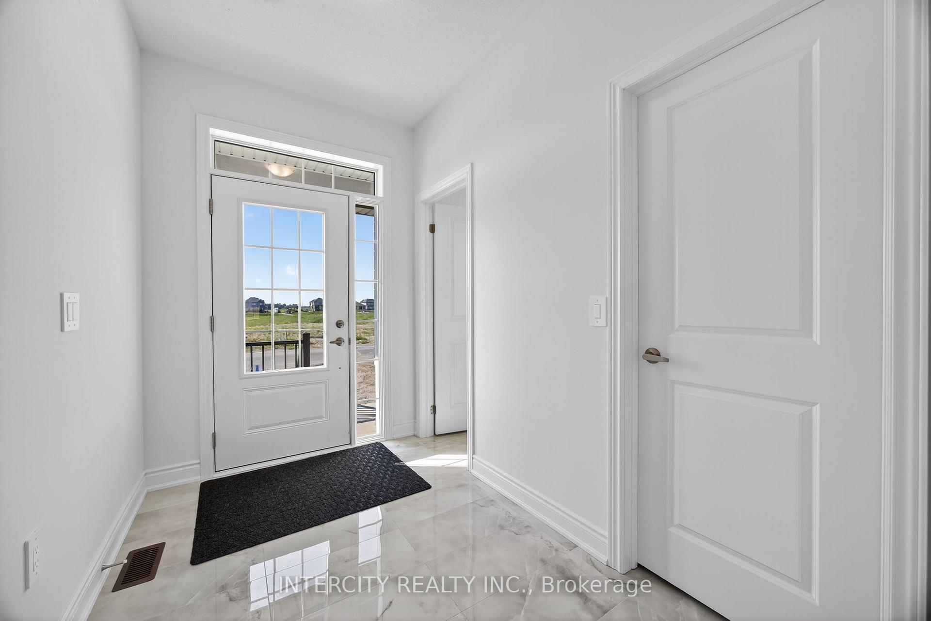Photo 9 of 23 Avalon Drive, Wasaga Beach — HOMEH