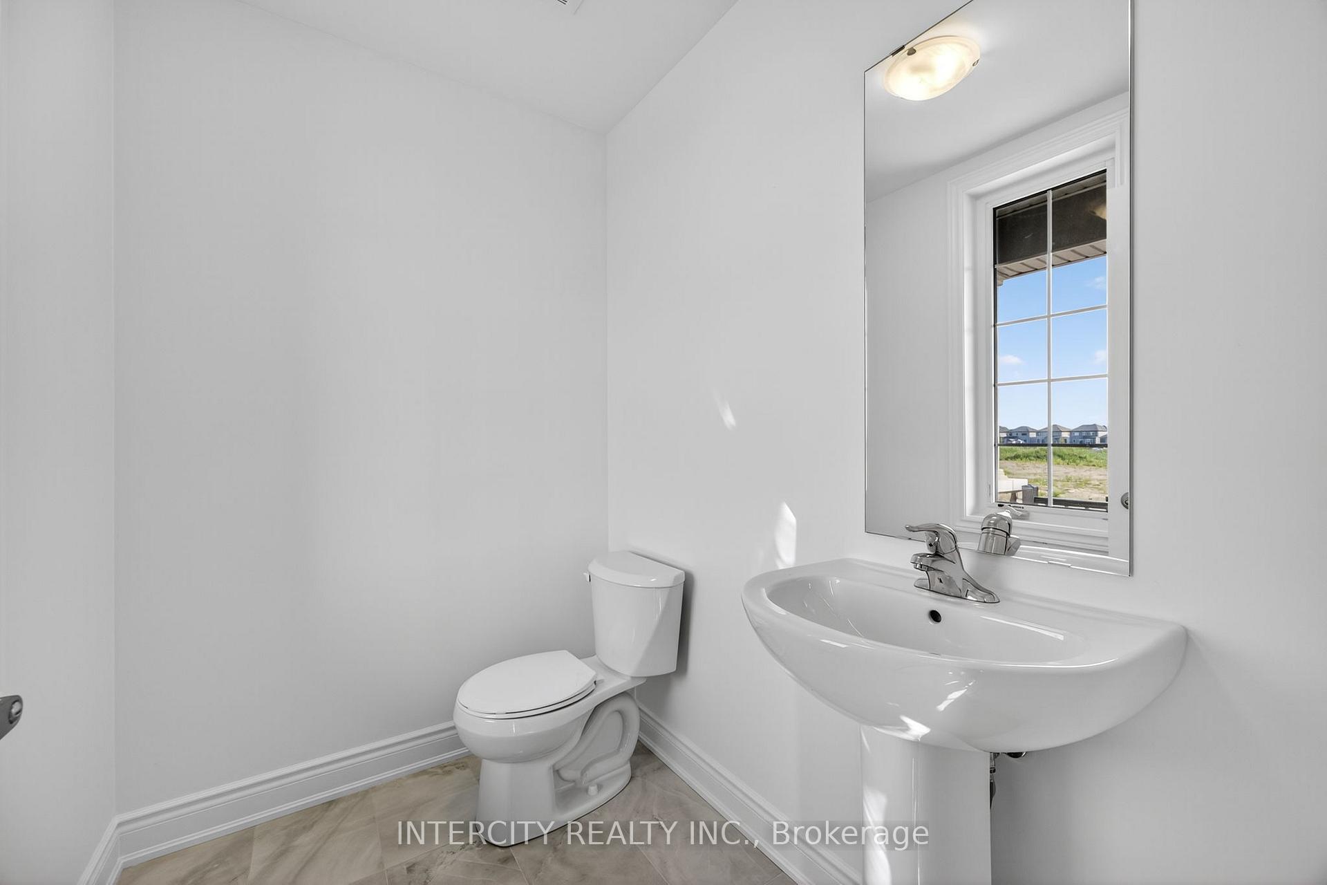 Photo 13 of 23 Avalon Drive, Wasaga Beach — HOMEH