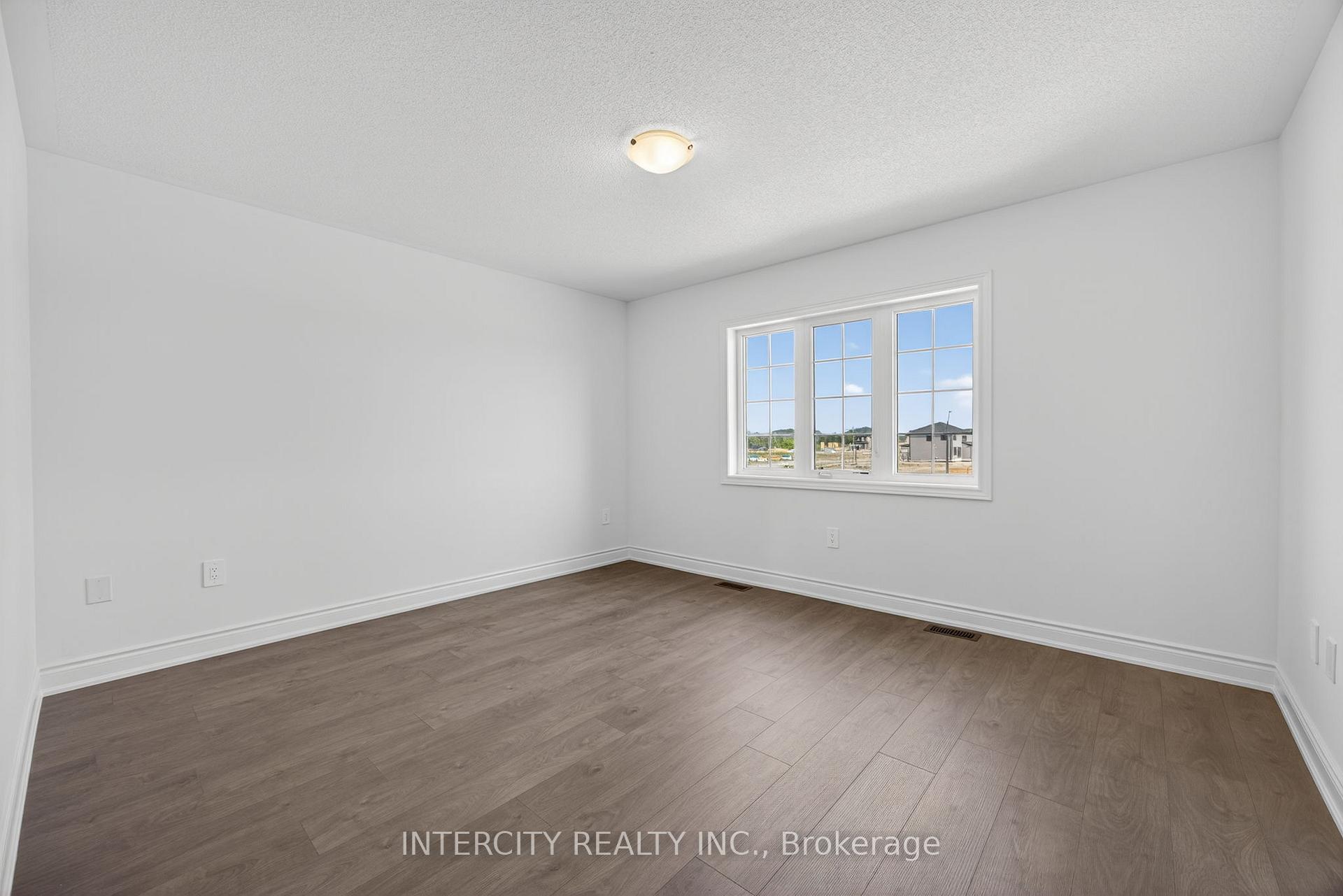 Photo 35 of 23 Avalon Drive, Wasaga Beach — HOMEH