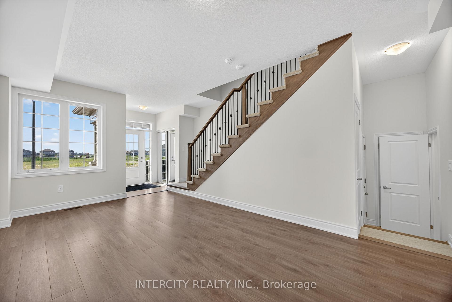 Photo 18 of 21 Avalon Drive, Wasaga Beach — HOMEH